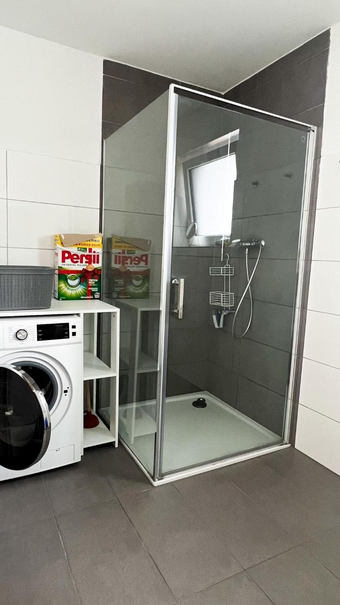 2 ZKB Apartment in Mannheim Küche - Parken - Großer TV