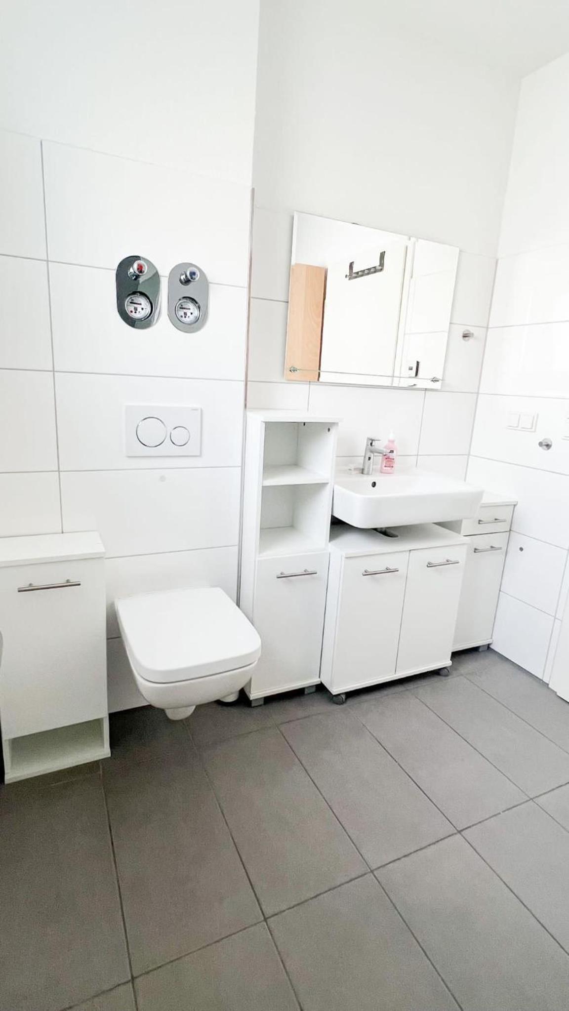 2 ZKB Apartment in Mannheim Küche - Parken - Großer TV