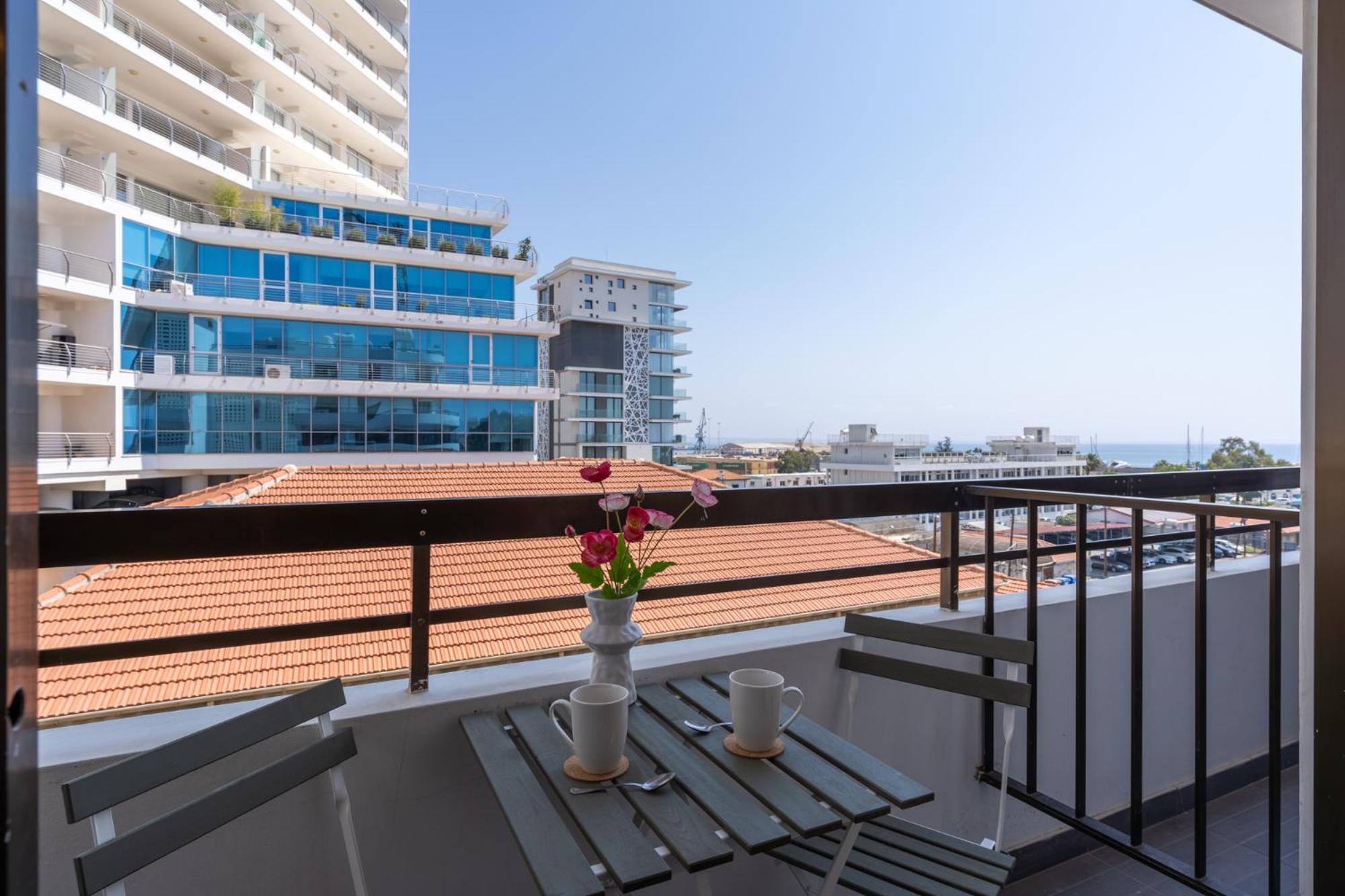 Burst Studio W/ Balcony in Larnaca