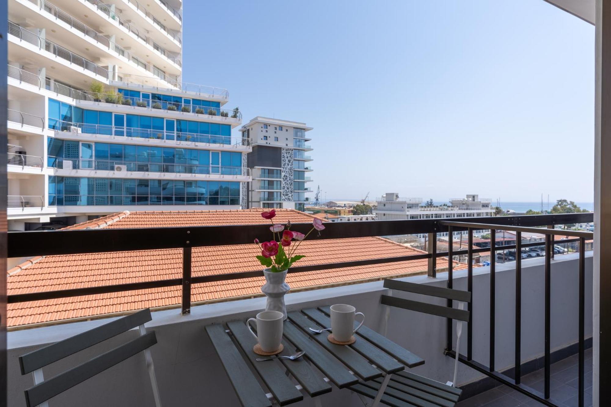 Burst Studio W/ Balcony in Larnaca