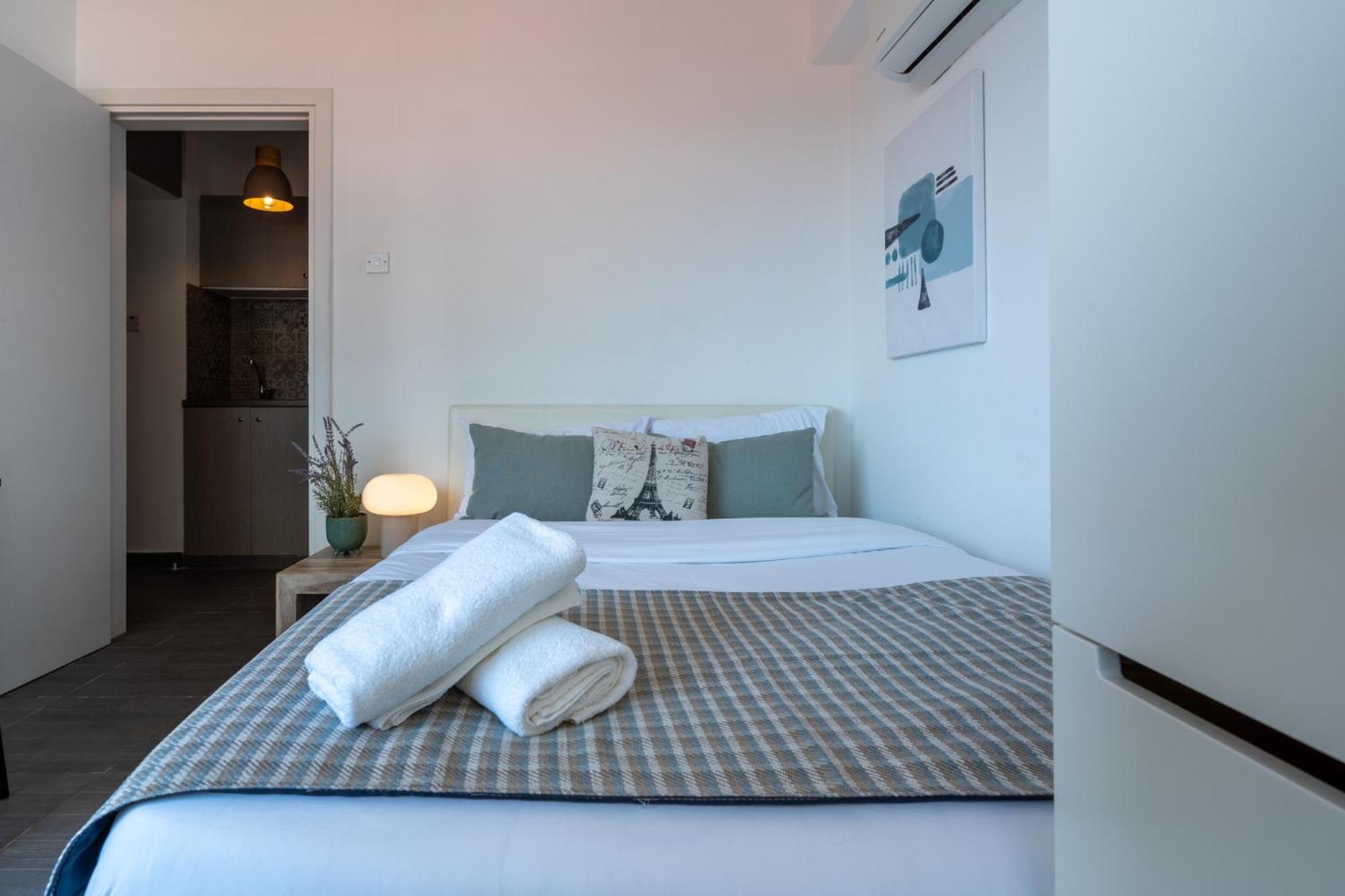 Burst Studio W/ Balcony in Larnaca