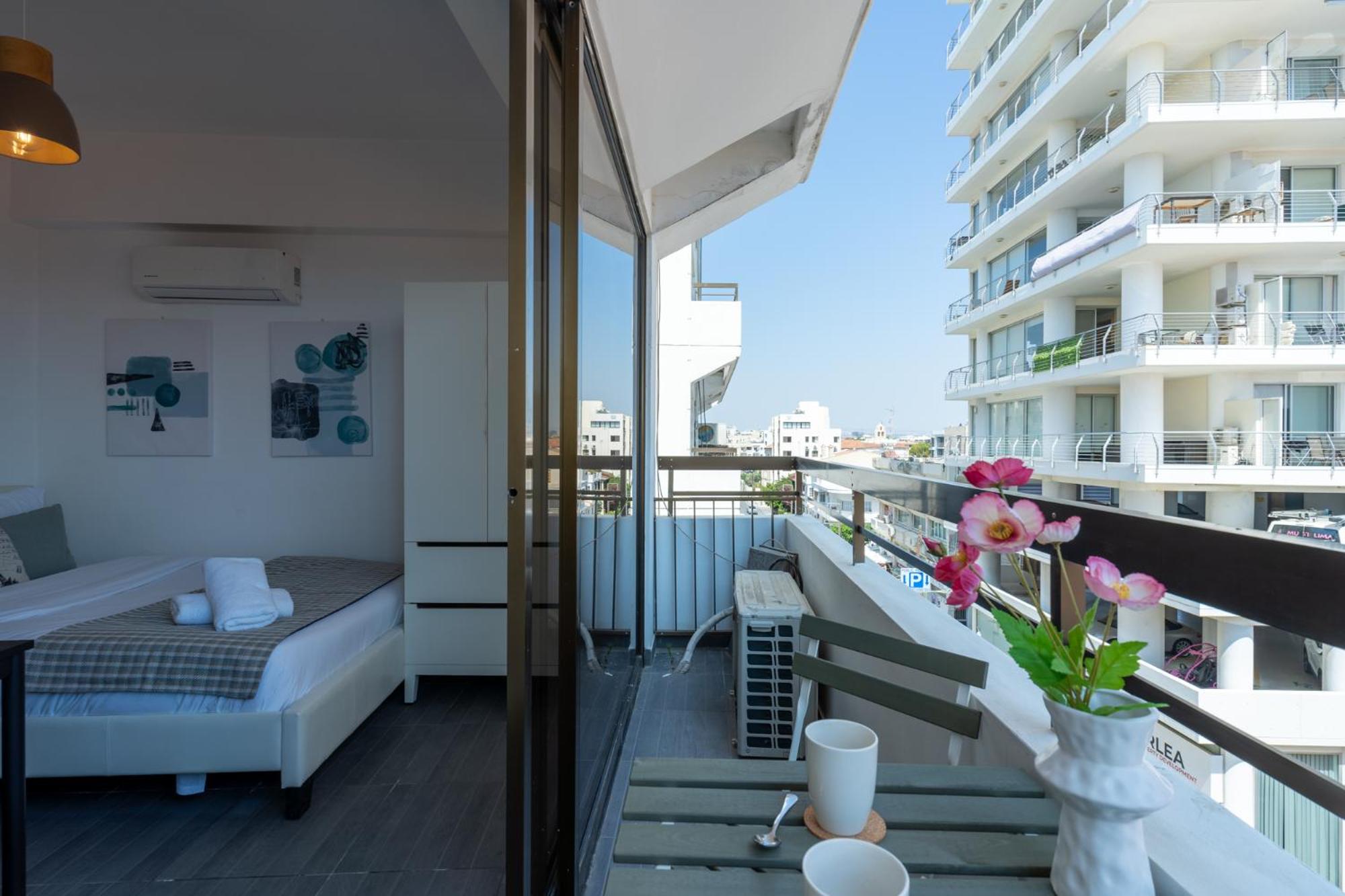 Burst Studio W/ Balcony in Larnaca