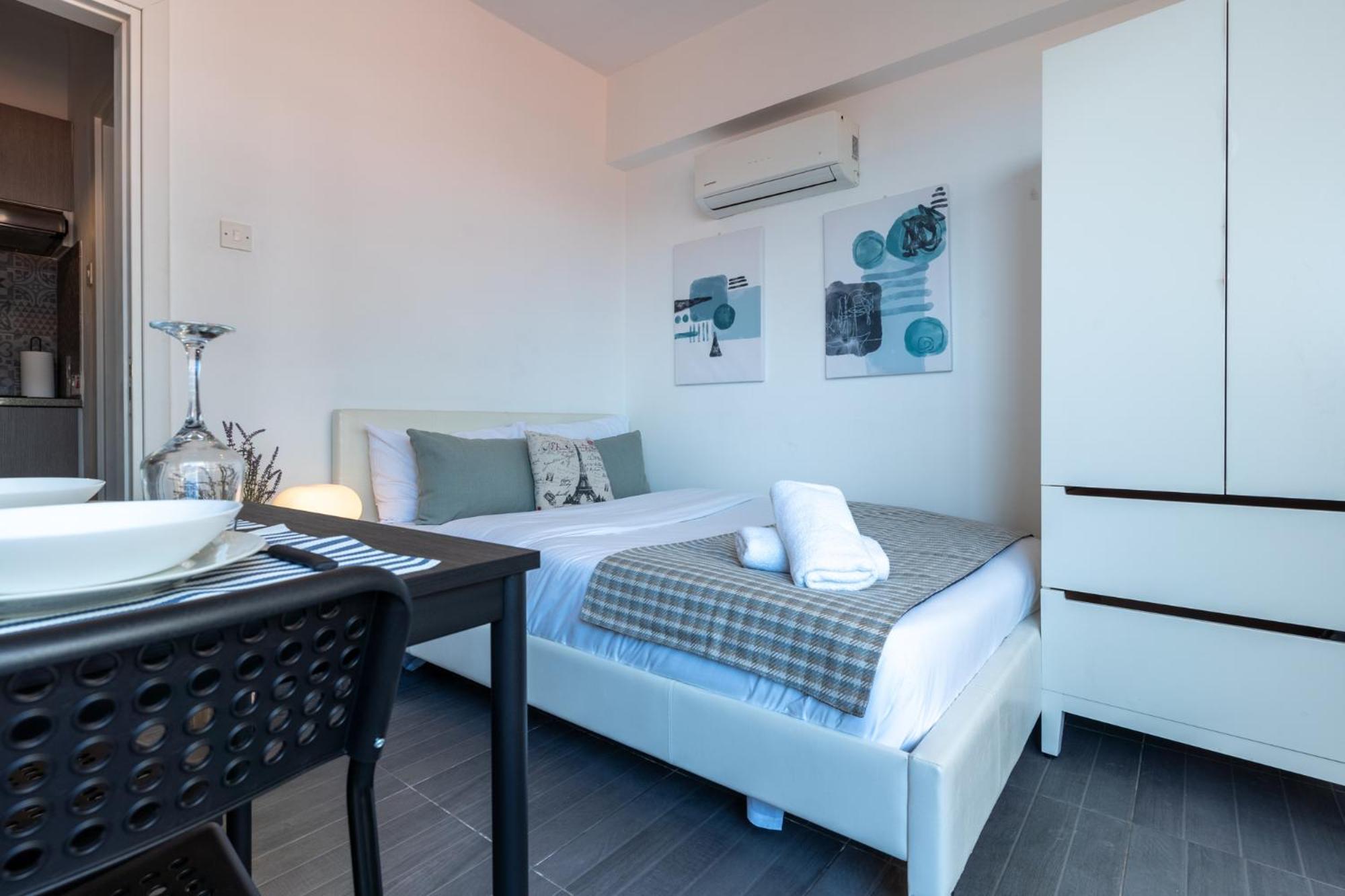 Burst Studio W/ Balcony in Larnaca