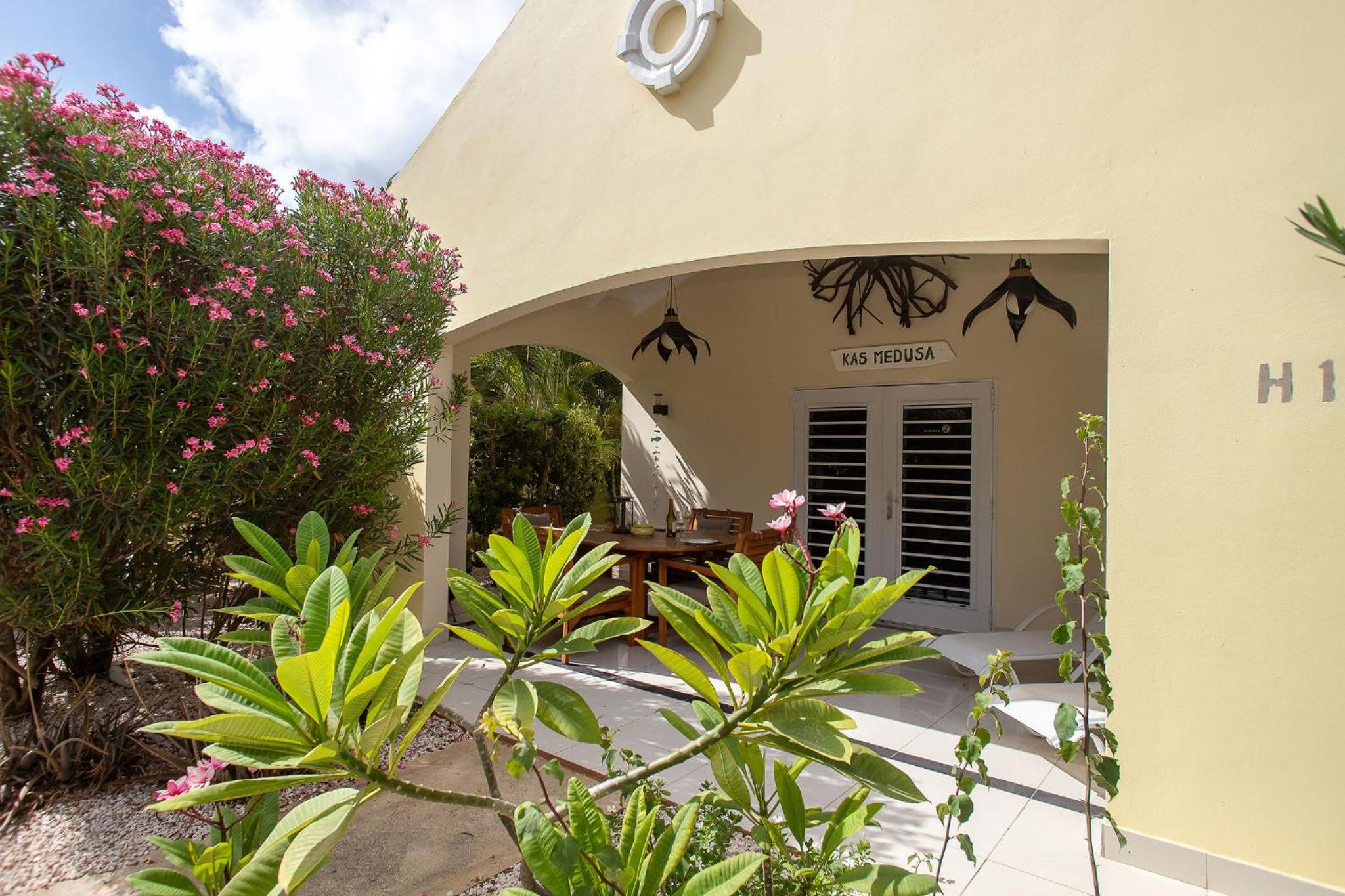Caracara H1 Relax & Dive Resort Bonaire Village