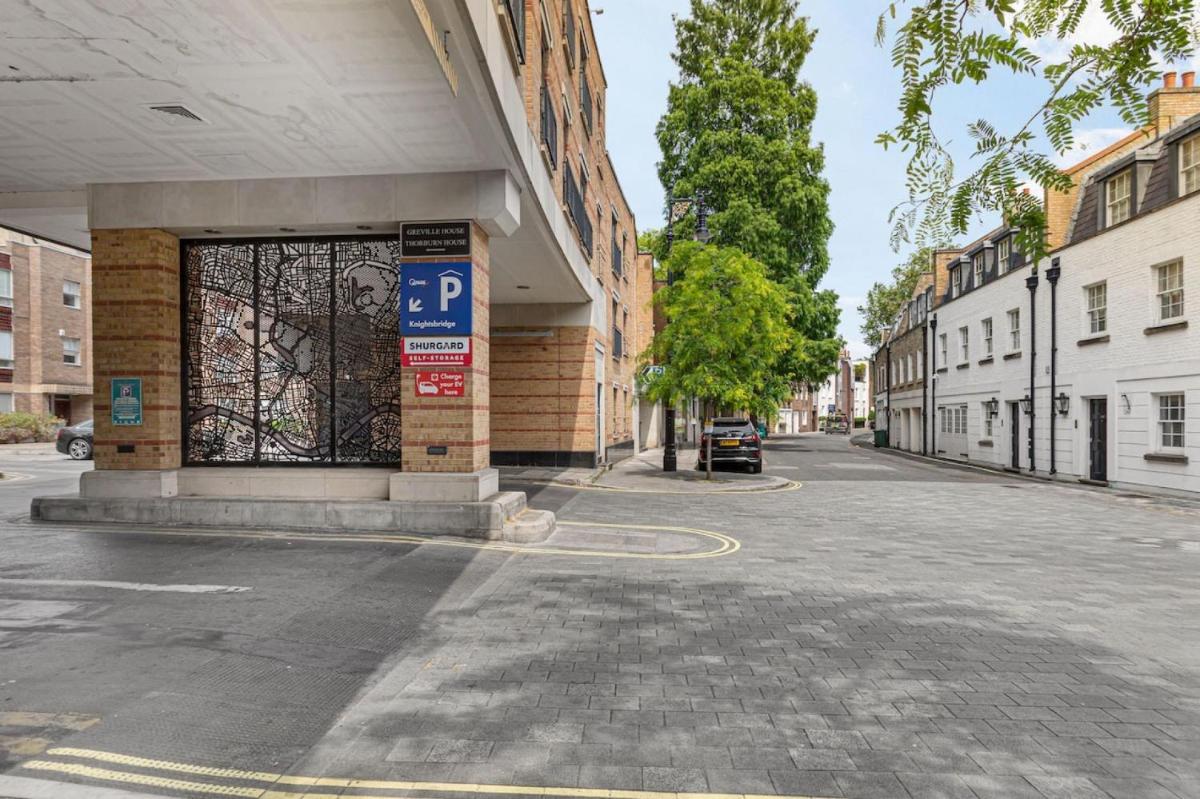2 bedroom apartment in the heart of Knightsbridge