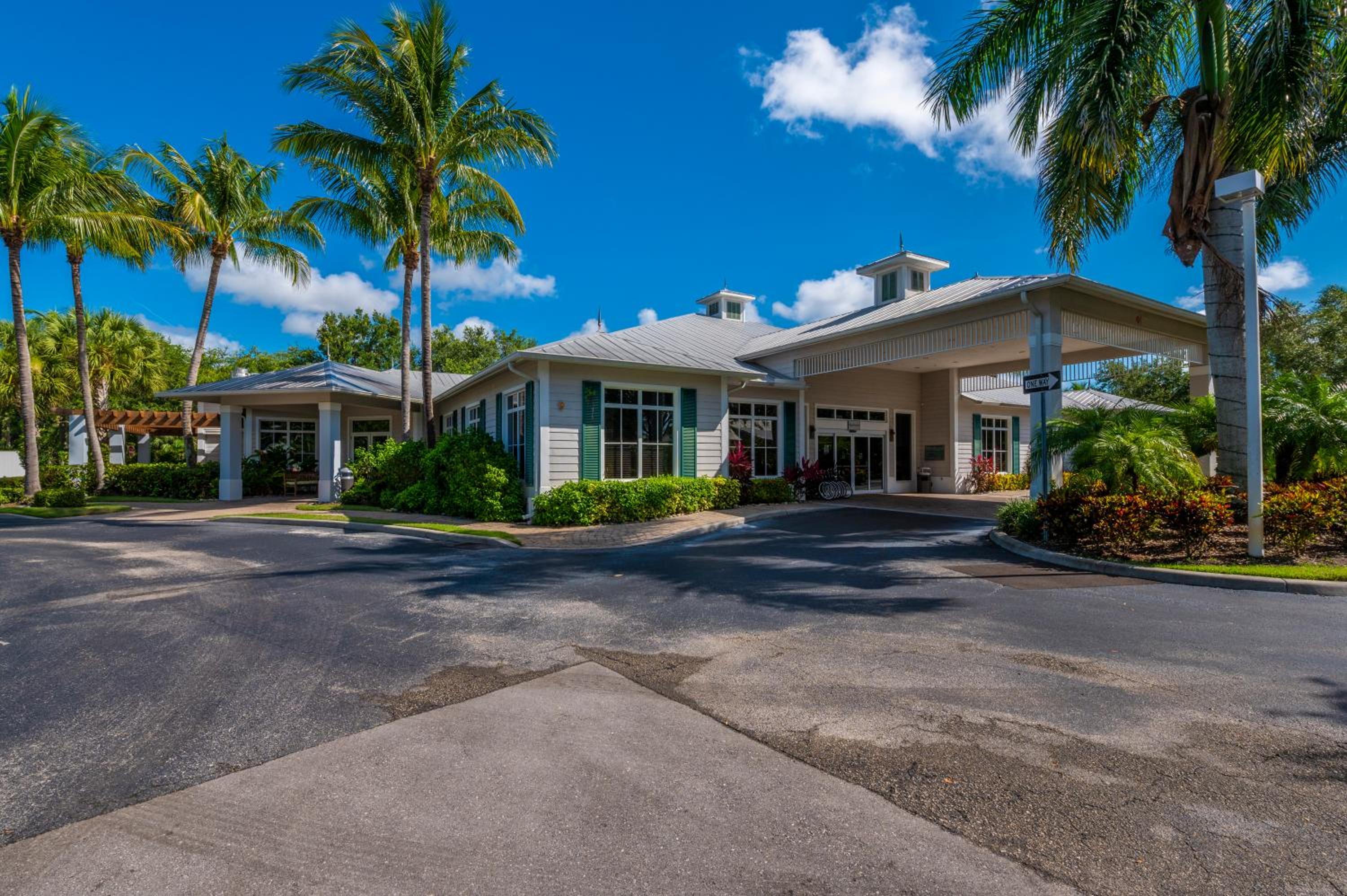 Hotel Golf Condo- Resort Pool- Lakeview- 10mi To Beaches