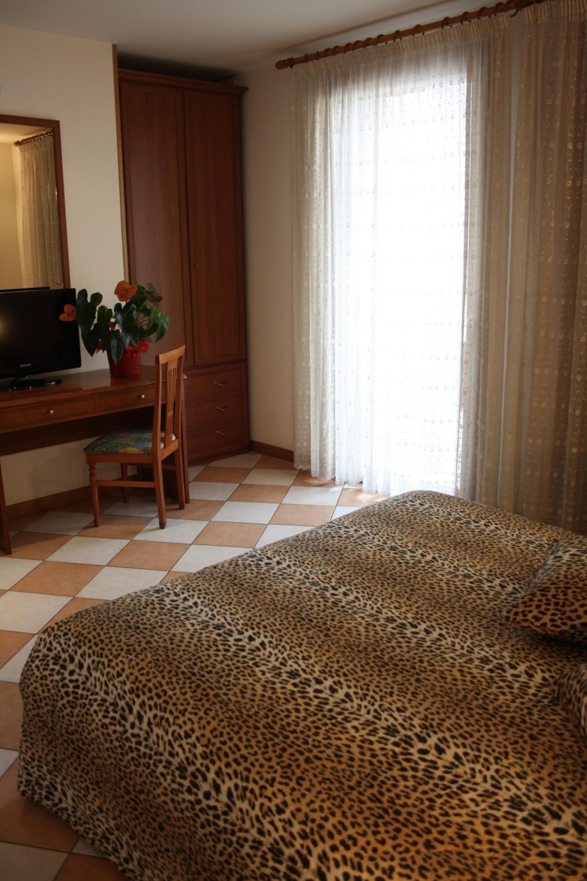 Photo 40