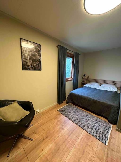 Scenic Norwegian Getaway - Cozy Home w Garden & All-Day Sun view 3
