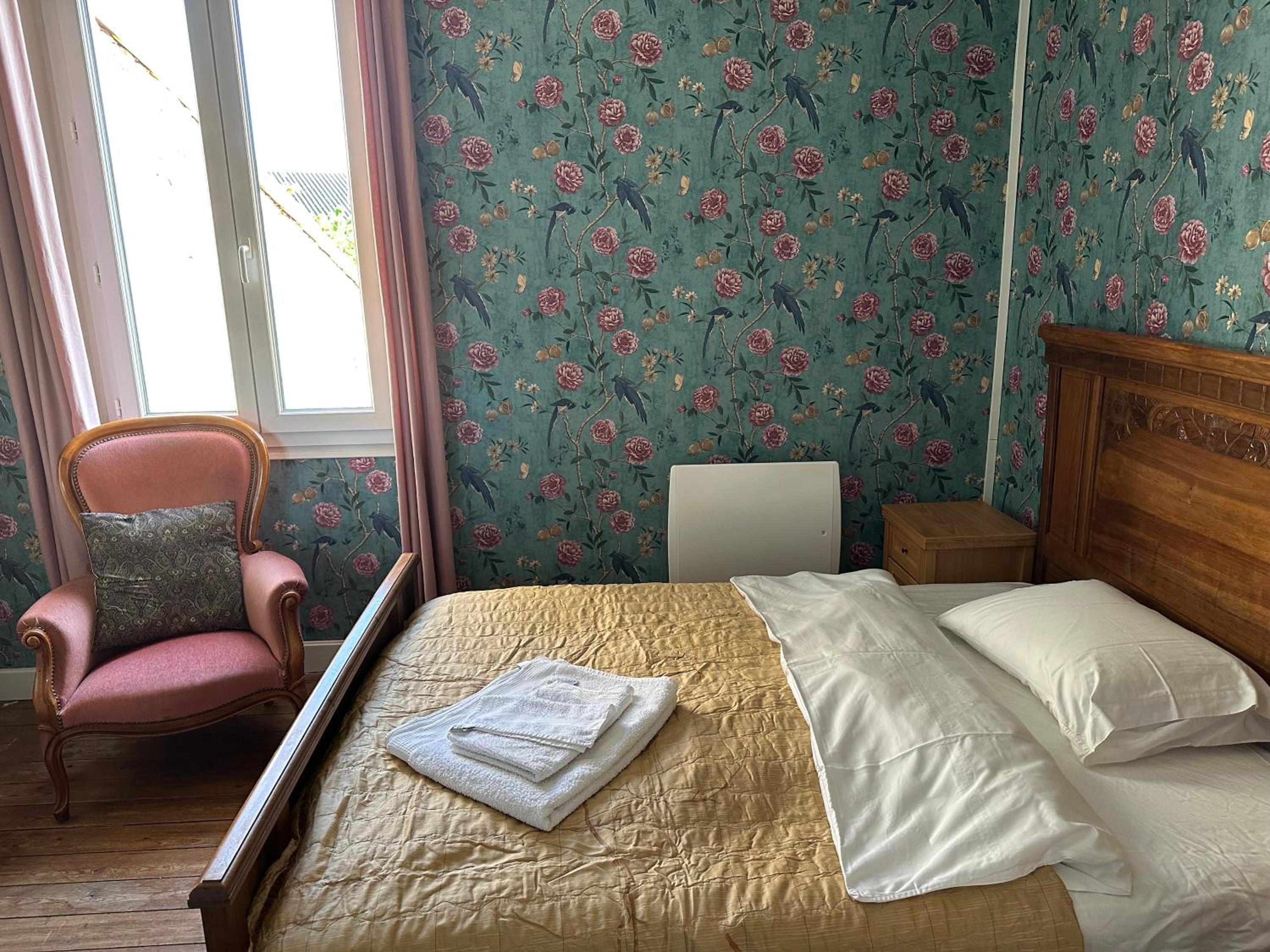 Central village house in Bussiere Poitevine photo 4