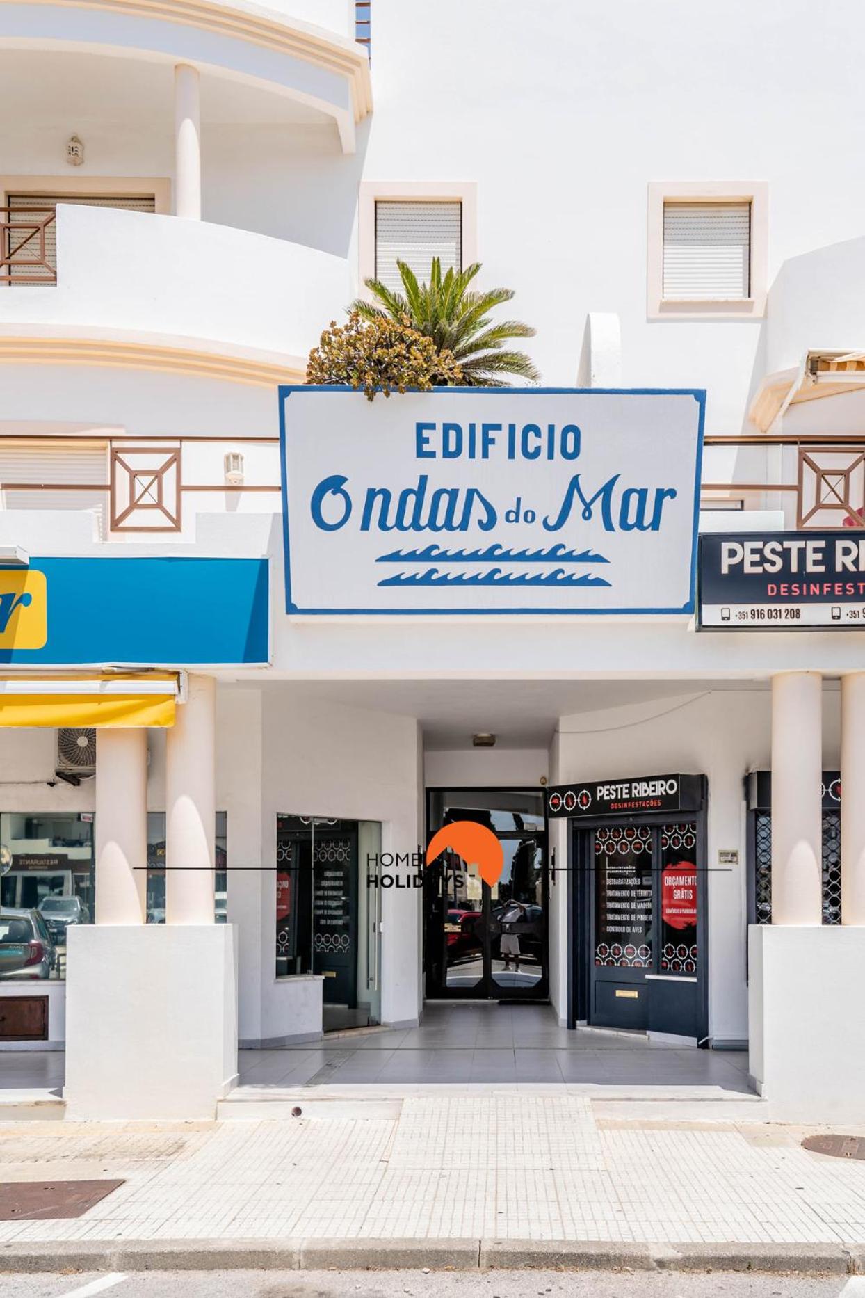 #180 T2 Ondas do Mar by Home Holidays view 3