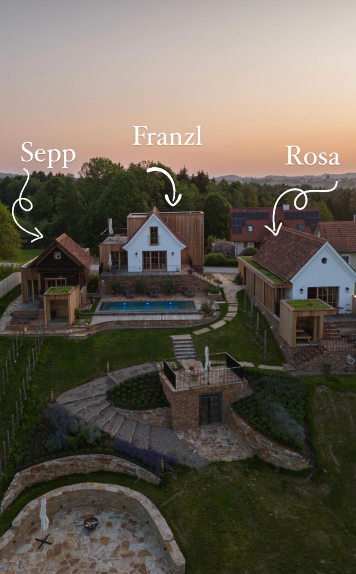 Am Wildbachberg - Luxus Ferienhäuser mit Infinitypool, Privatsauna und Weinkeller
