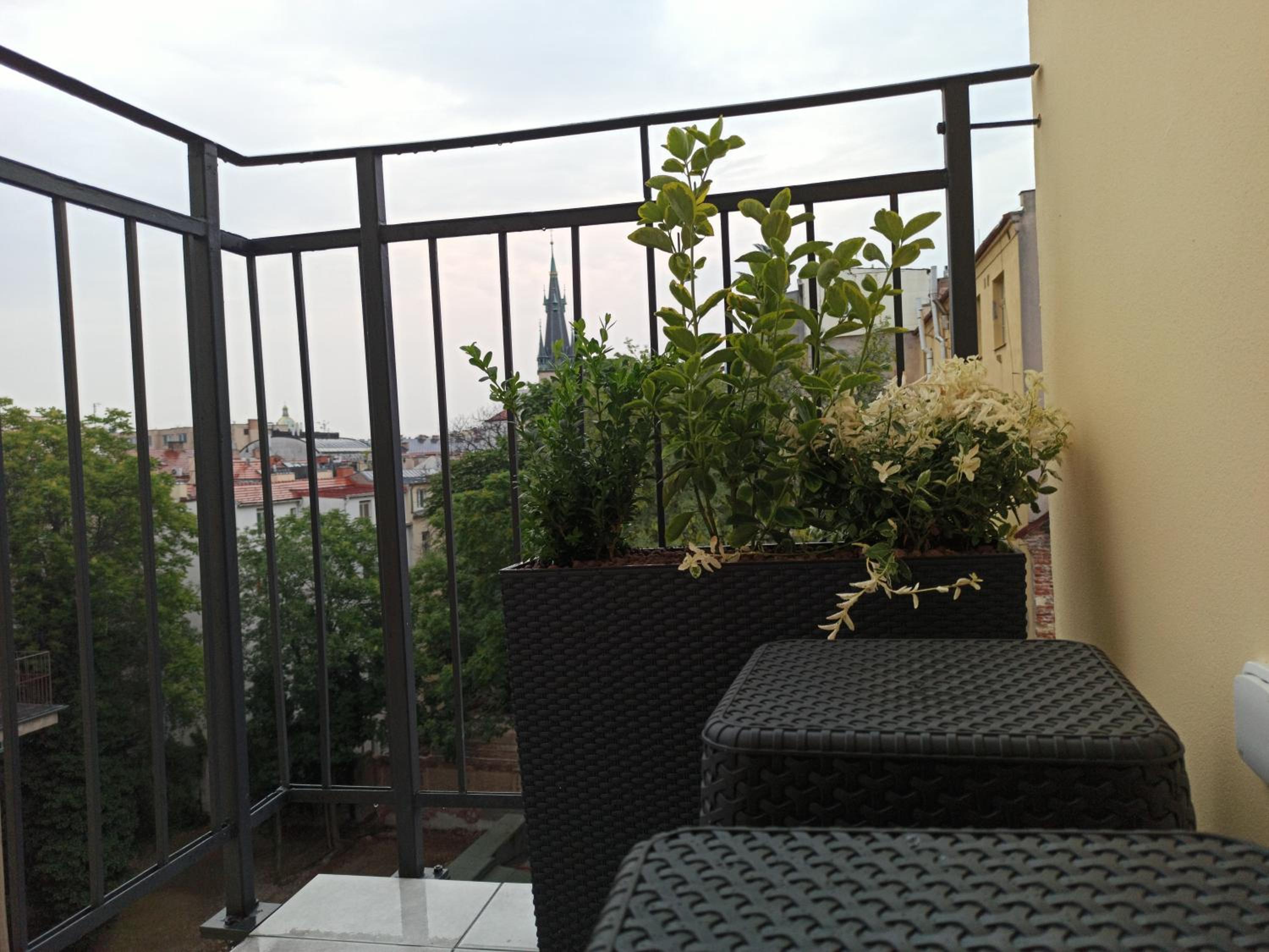New modern-style apartment with balcony in the Prague 2