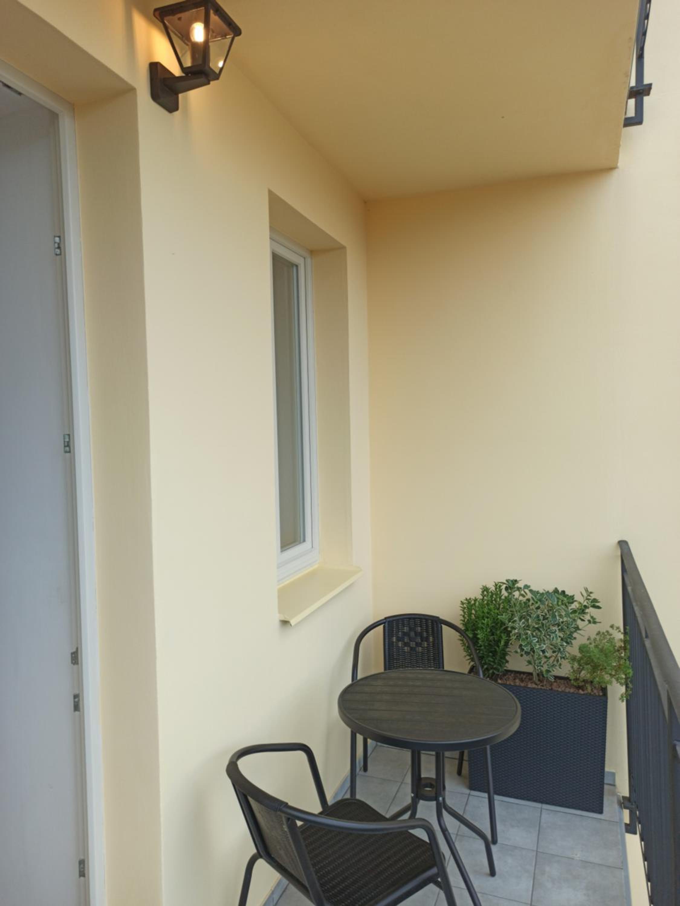 New modern-style apartment with balcony in the Prague 2