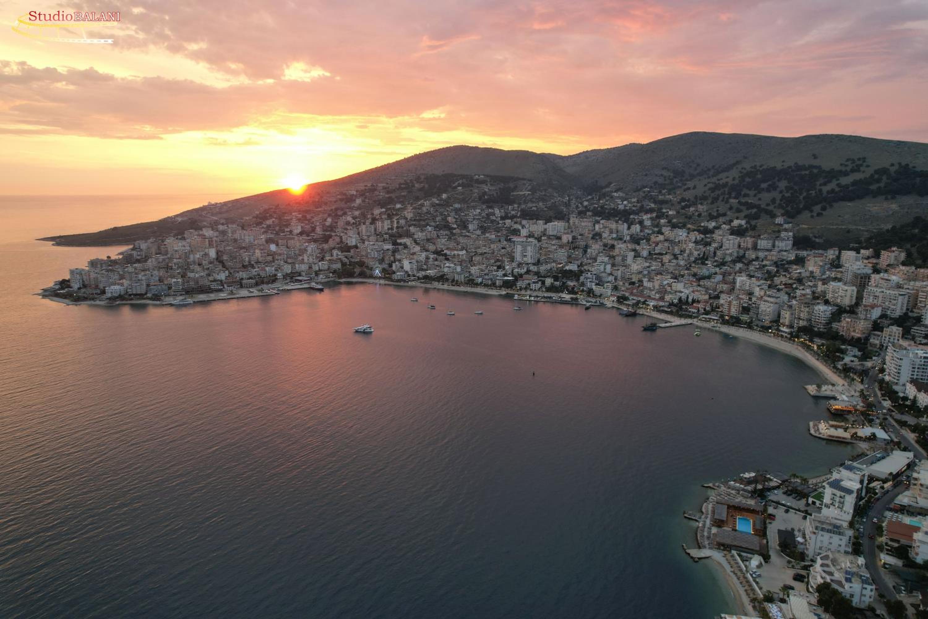 Thimios Rooms