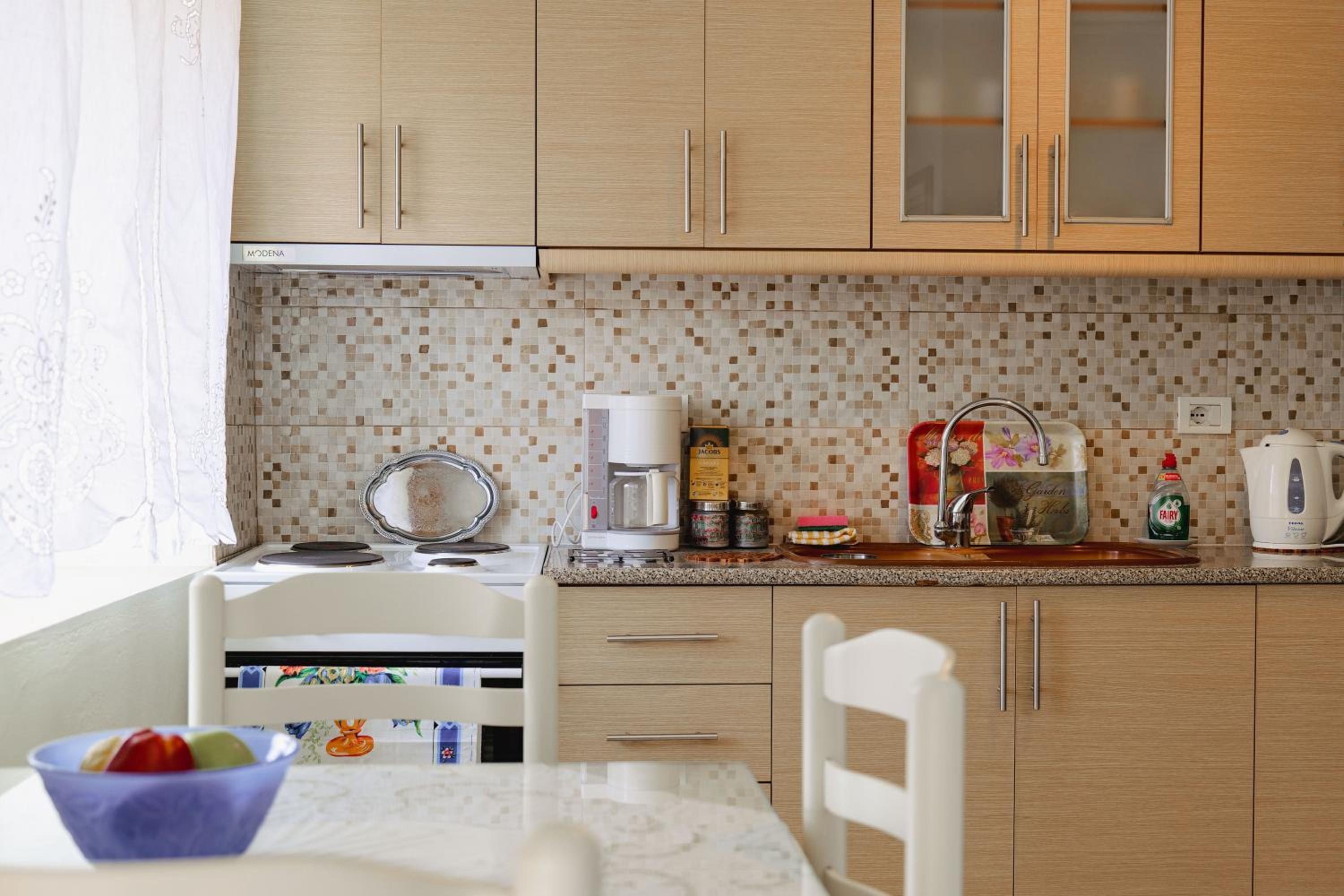 Thimios Rooms