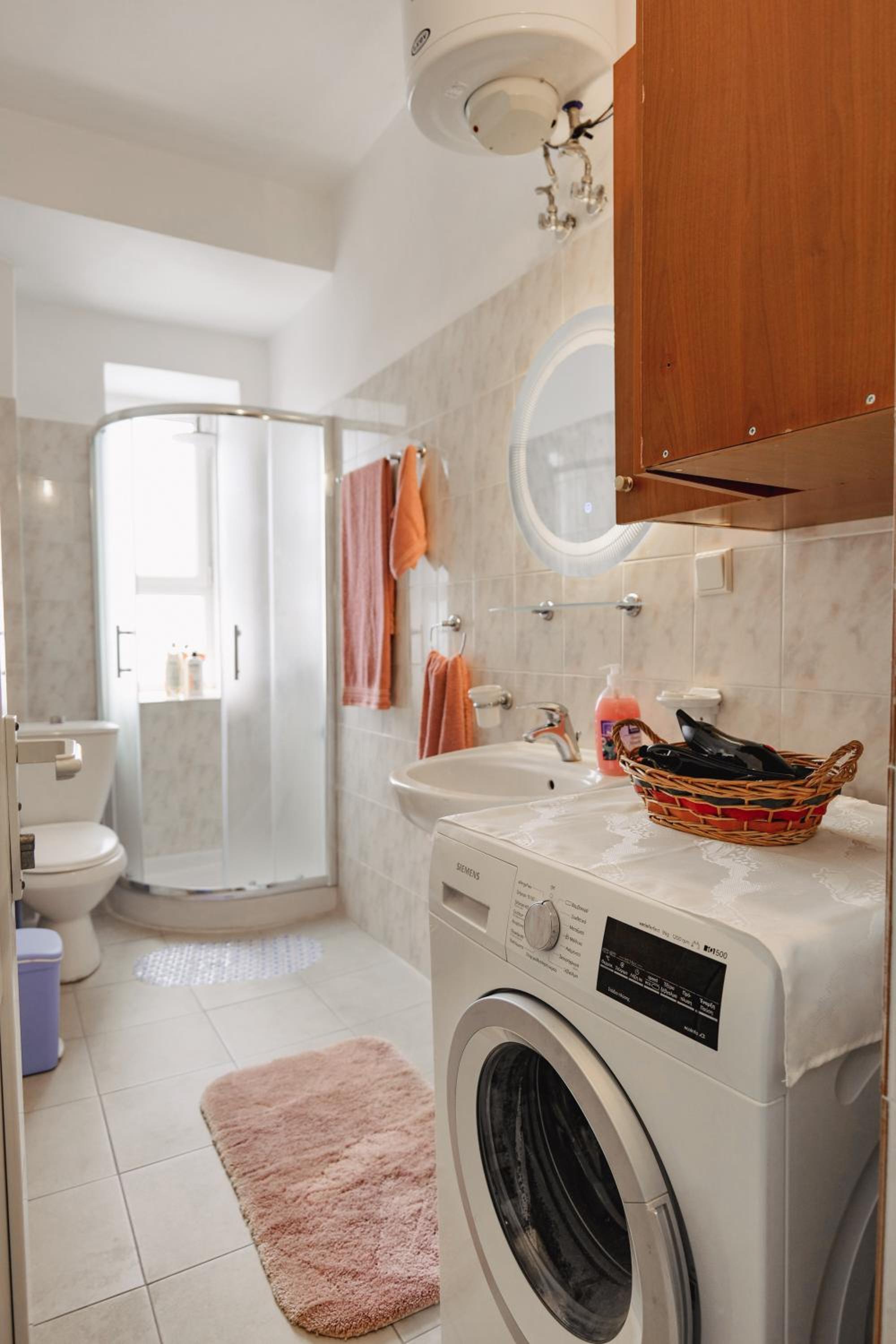 Thimios Rooms