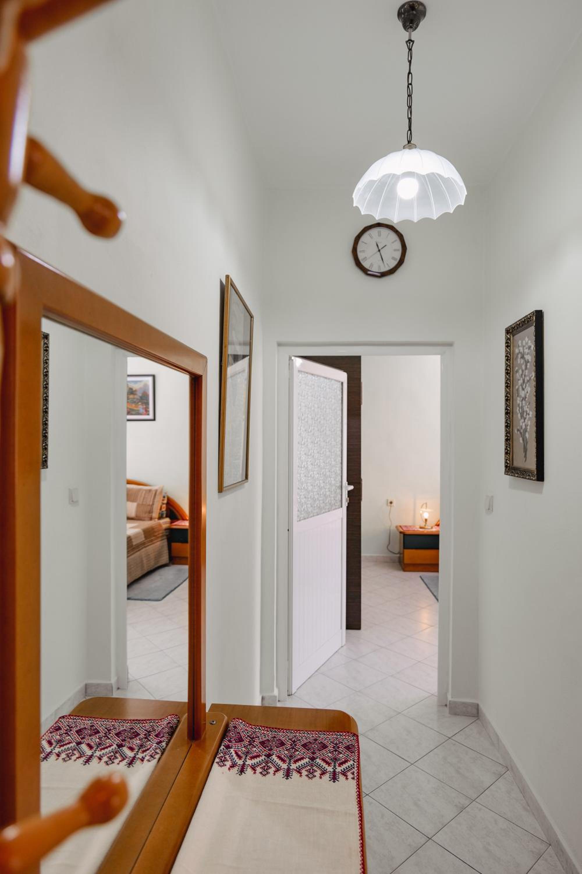 Thimios Rooms