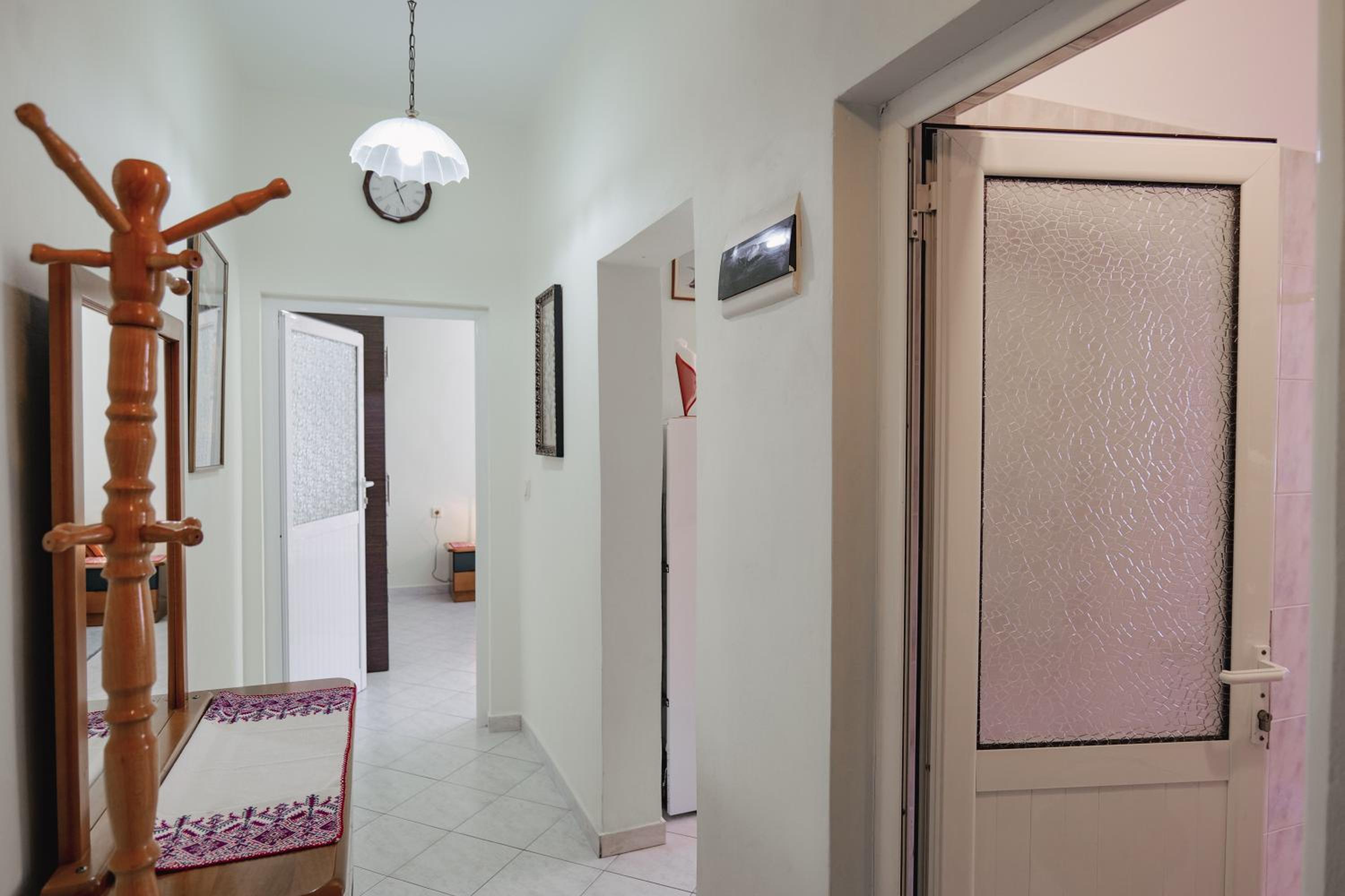 Thimios Rooms