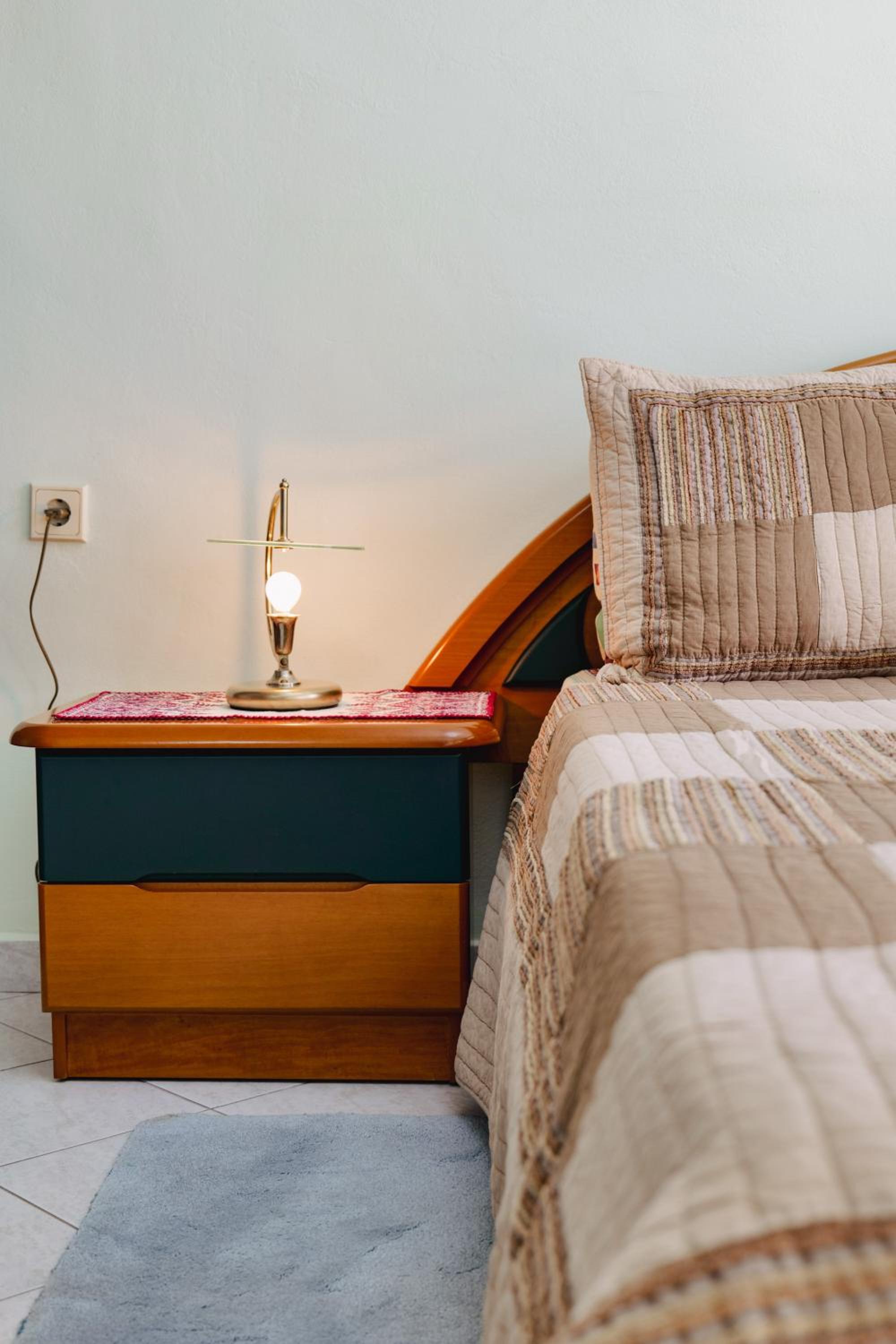 Thimios Rooms