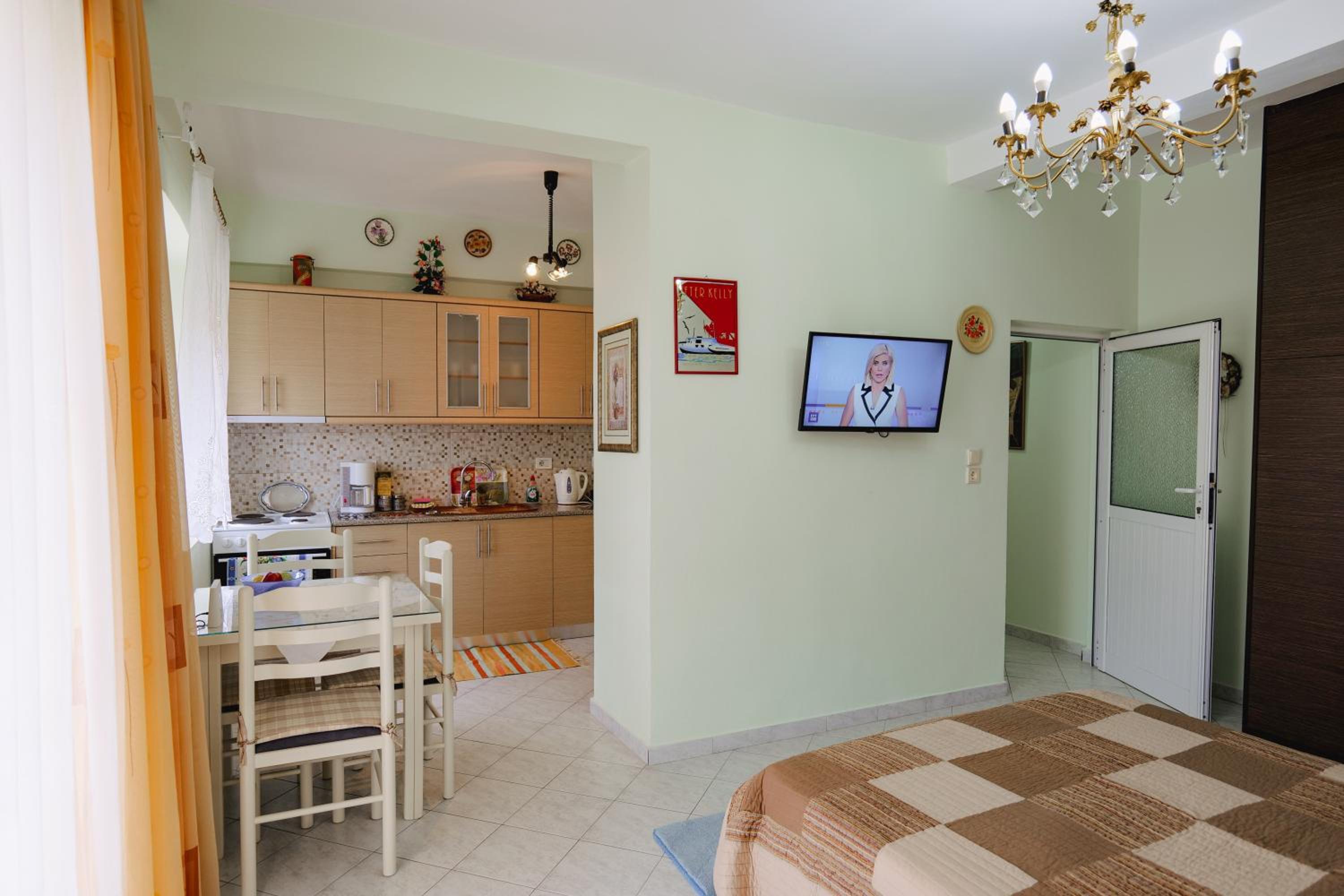 Thimios Rooms