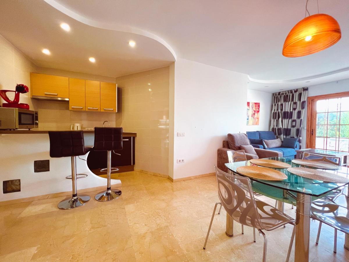 First line apartment in El Beril Playa del Duque PD1 photo 3