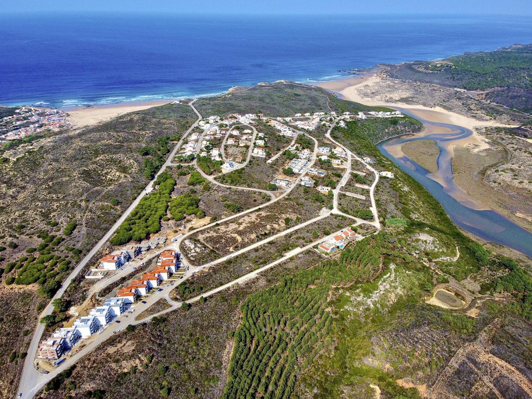 Beach & Nature Apartment in Aljezur by Lisbeyond view 3