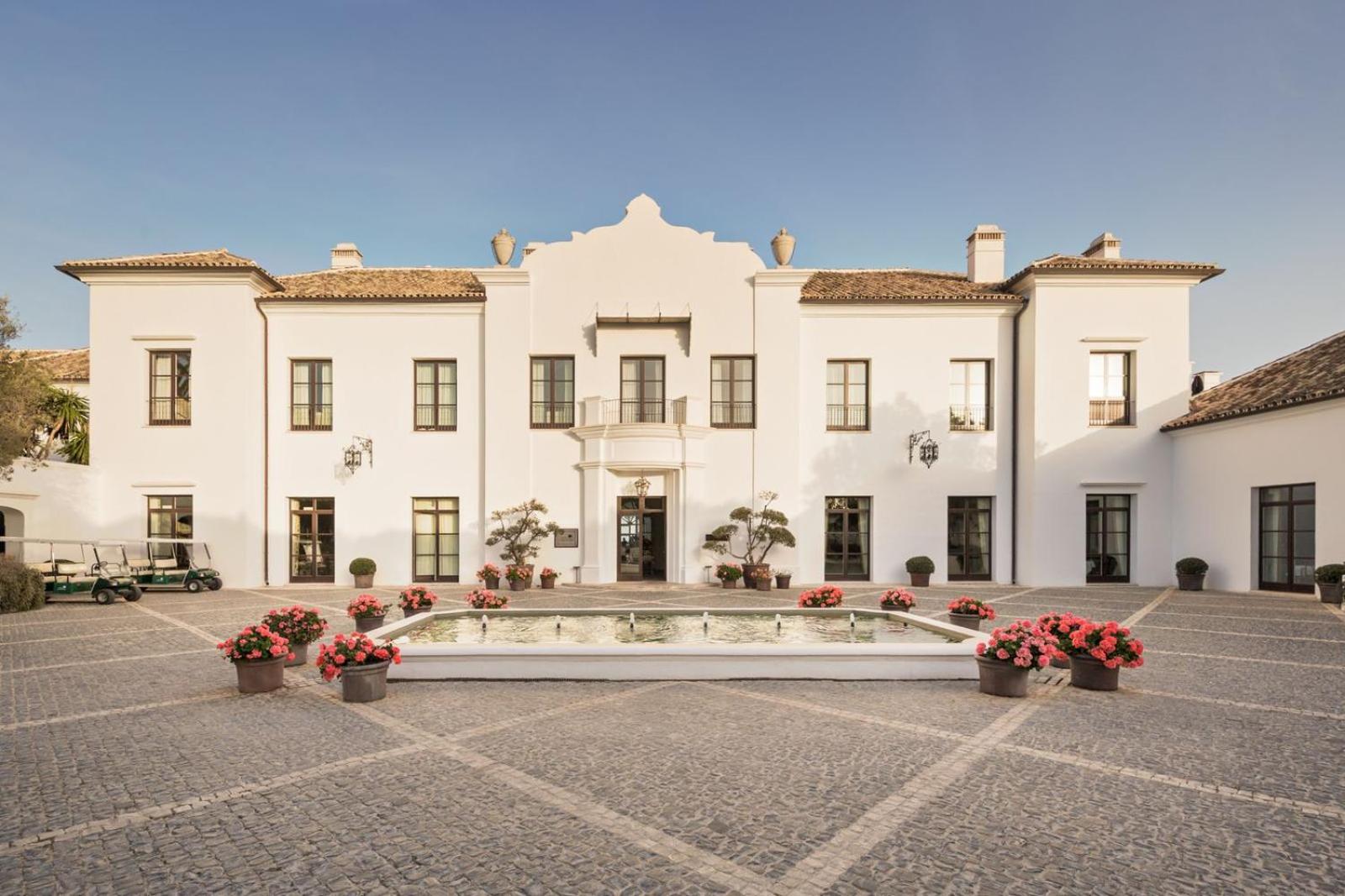 Stylish three bedroom townhouse Finca Cortesin