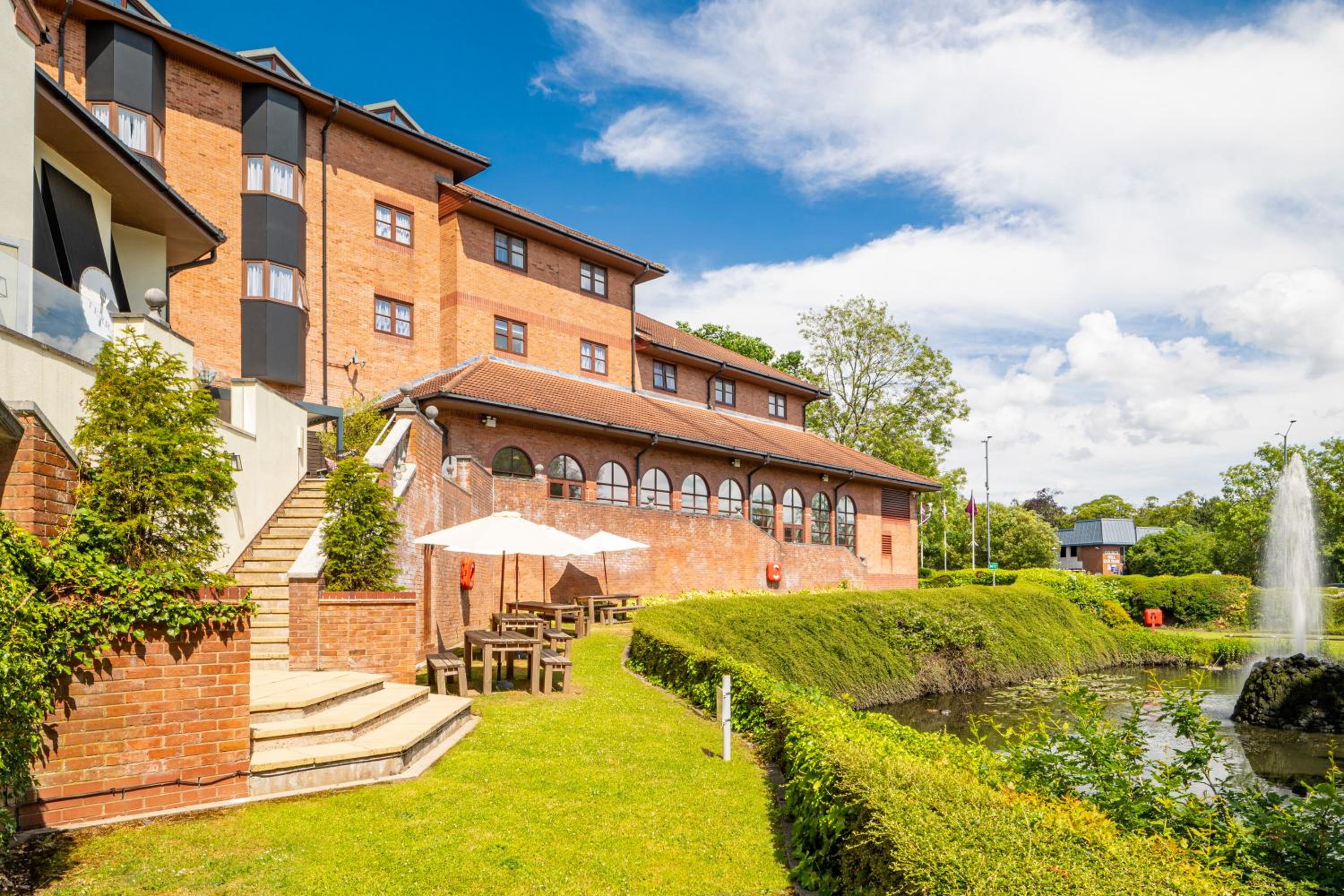 Solihull Vacations - Crowne Plaza Solihull, an IHG Hotel - Property Image 6