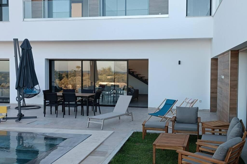 Splendide maison de campagne avec piscine et vue panoramique. view 4