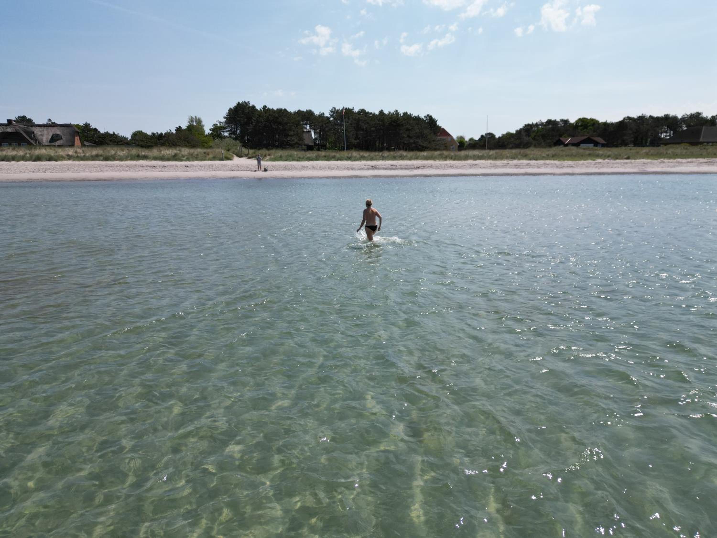 Moderne sommerhus, 8 senge, 250 mtr til sandstrand view 3
