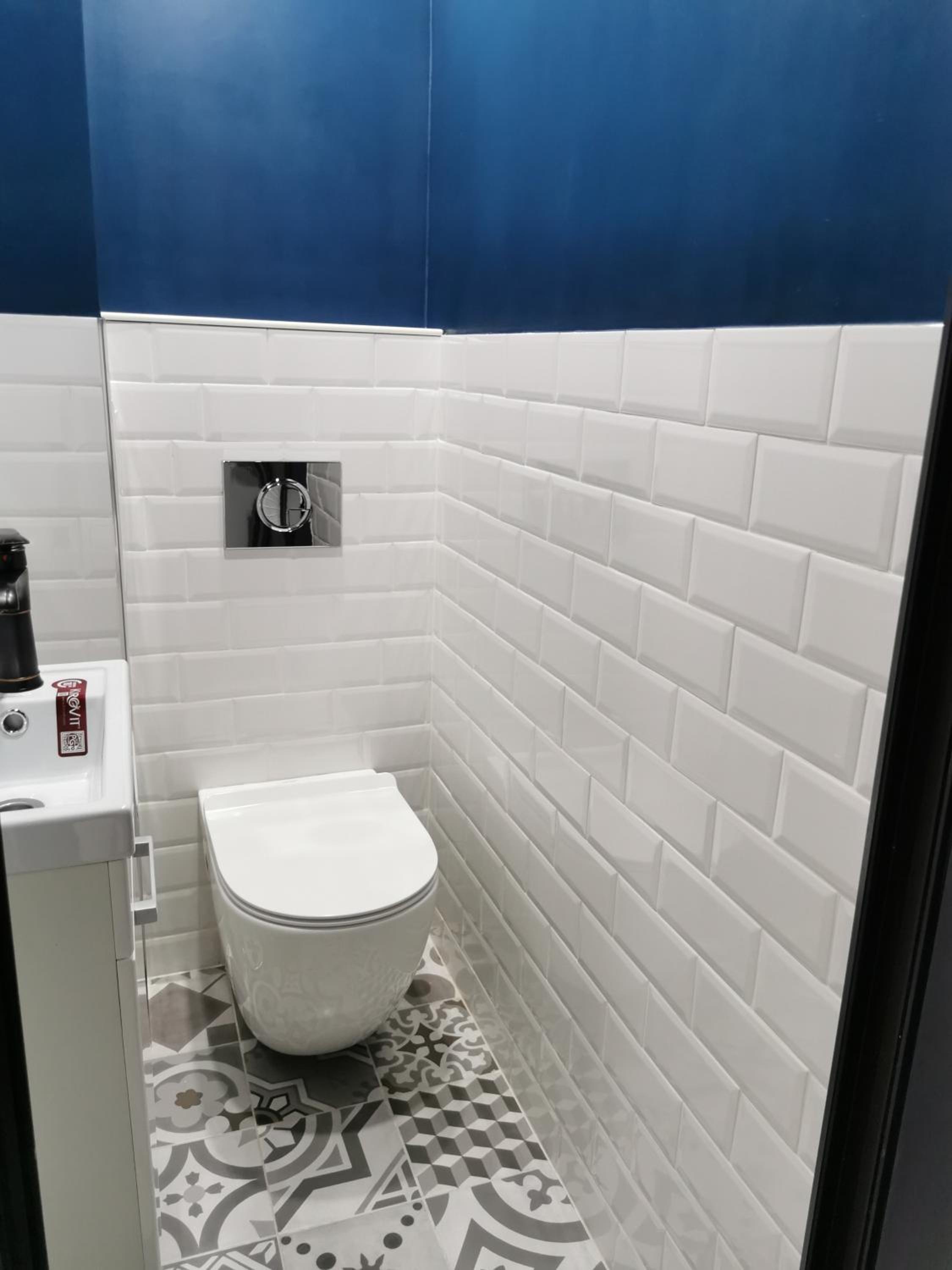City Center Cozy 3Bedroom Apartment with Unique Design and Hot Tub , 2Bathroom, Middle of Center, By Republic Square