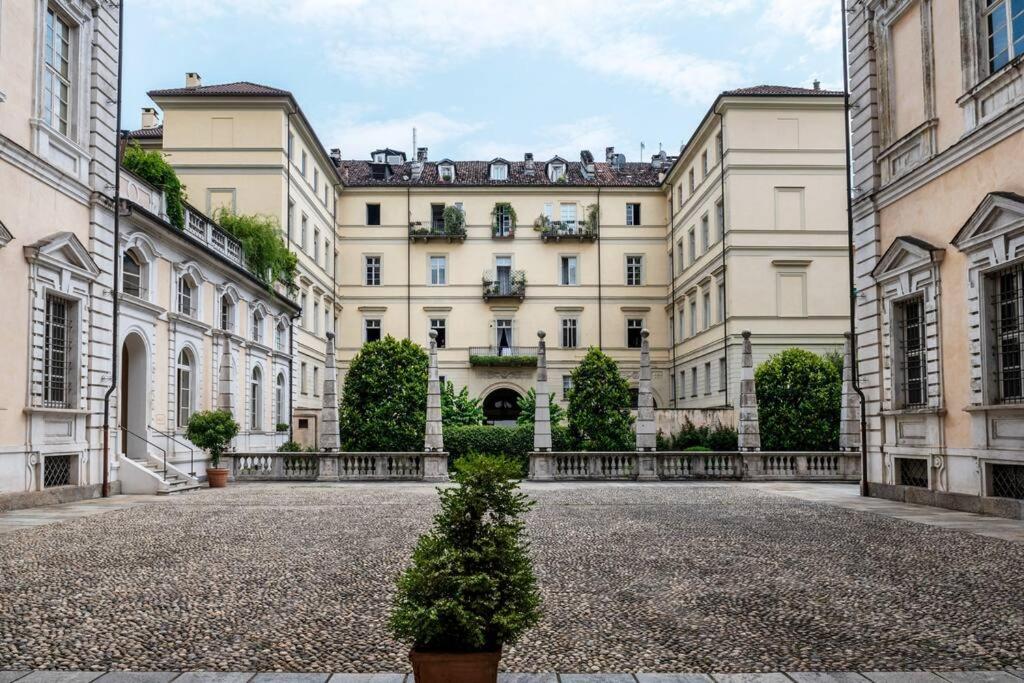 Art Heaven-Suite Graneri in Torino Centro view 5