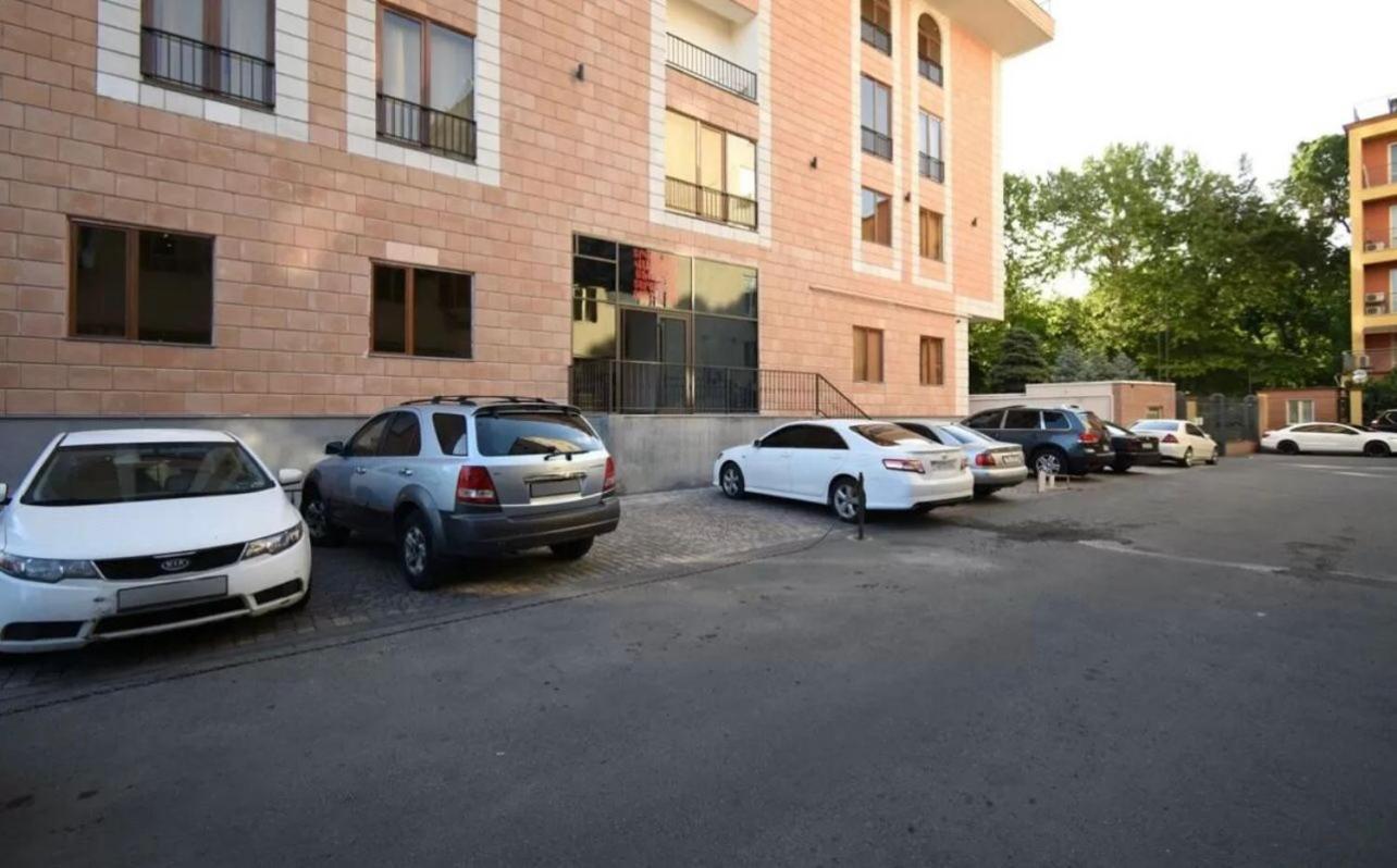 City Center, Deluxe 1Bedroom Apartment by Republic Square New Building