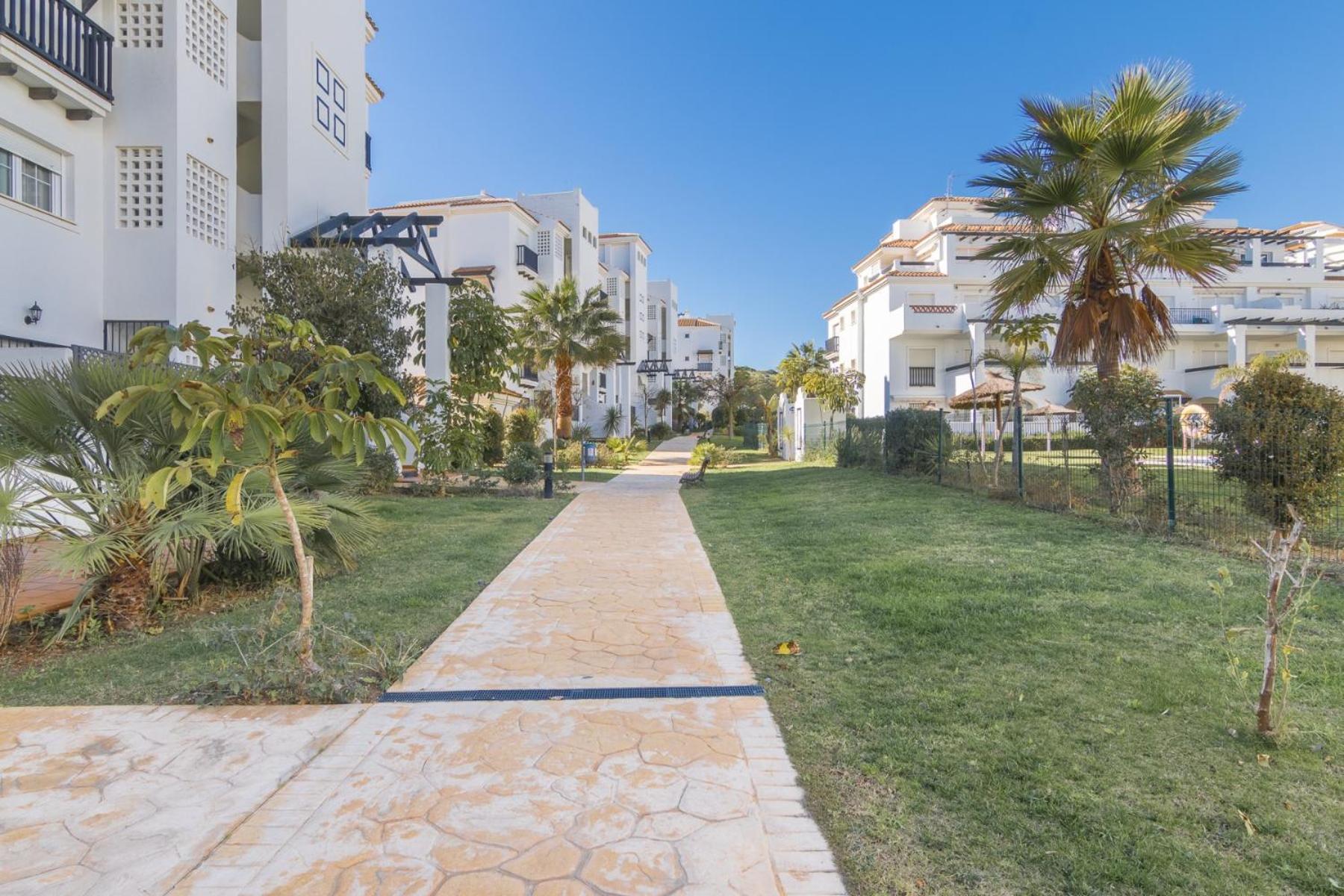 2197-Superb 2bedrooms in residence with pool! view 4