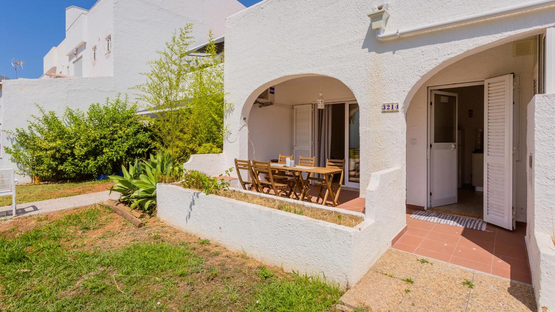 1 BDR Vilamoura Escape W Patio by LovelyStay view 4