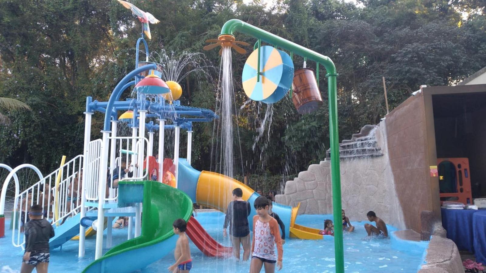 Belo Apartamento no ALDEIA DO LAGO em Caldas Novas