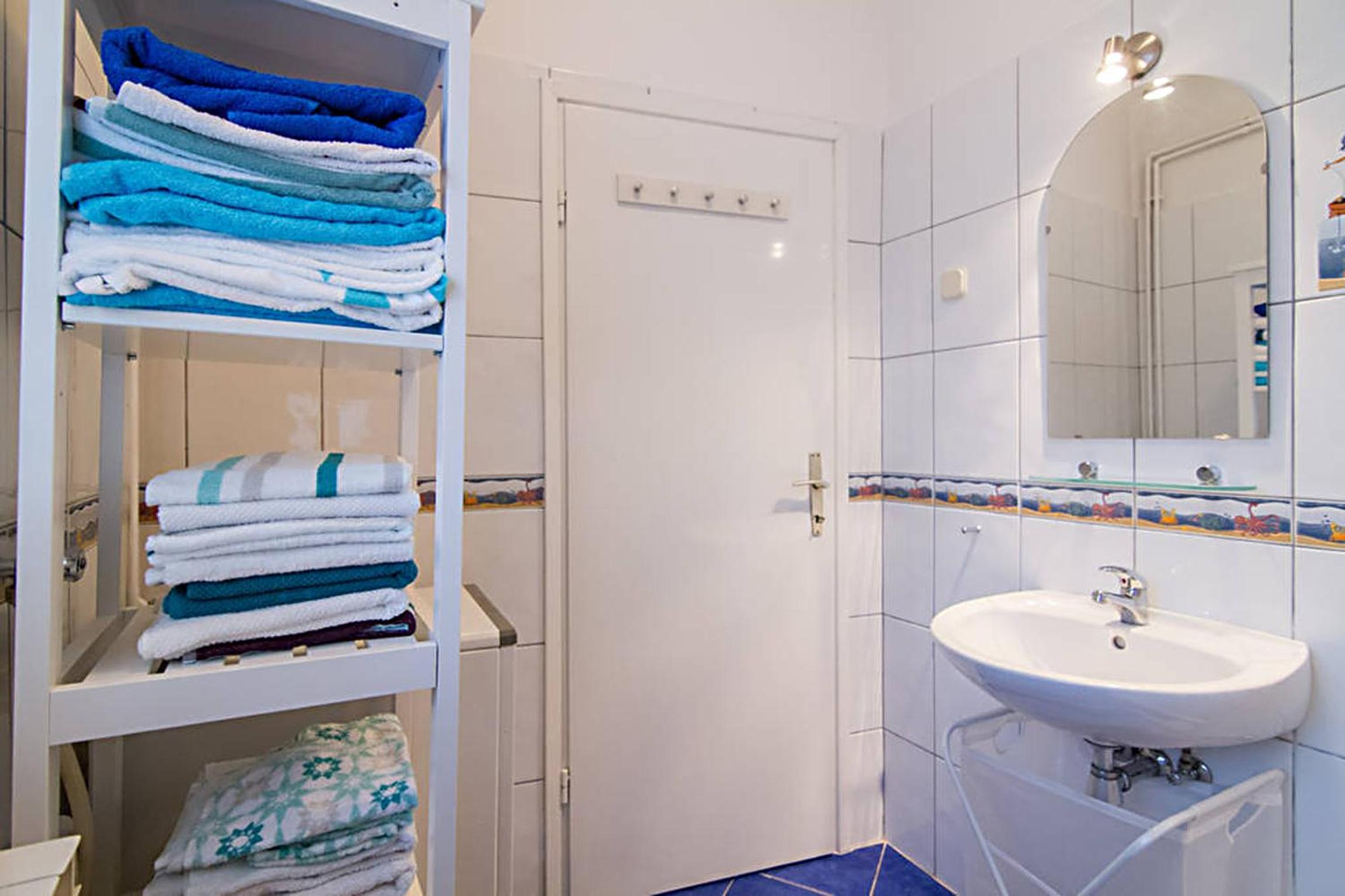Cosy Studio Apartment 2 view 4