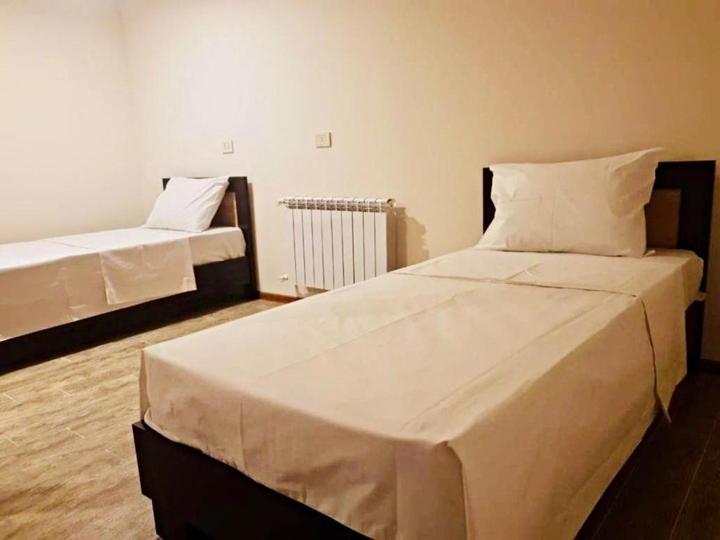 City Center Spacious 3 Bedroom+ 2.5 Bathrooms , Stunning View + Open Balcony For Families and Groups