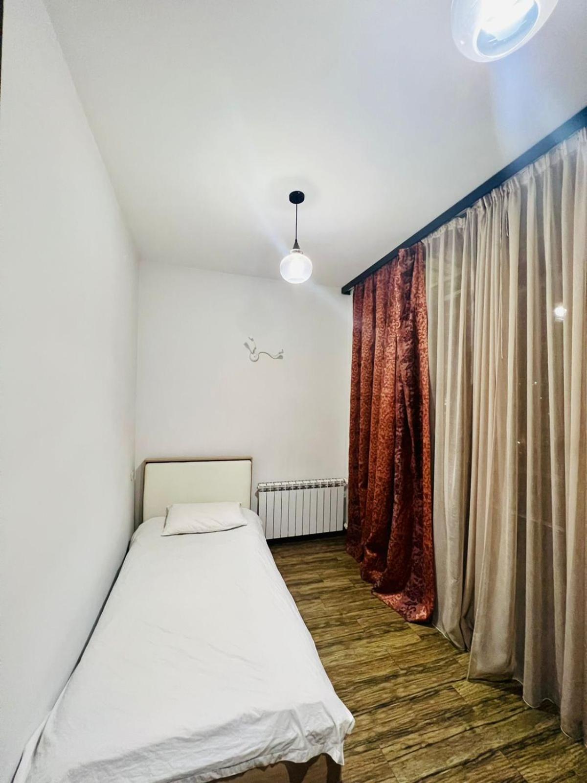 City Center Spacious 3 Bedroom+ 2.5 Bathrooms , Stunning View + Open Balcony For Families and Groups