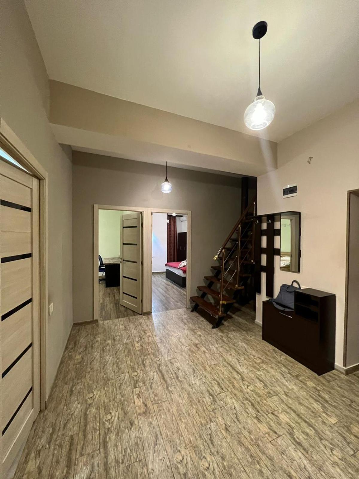 City Center Spacious 3 Bedroom+ 2.5 Bathrooms , Stunning View + Open Balcony For Families and Groups
