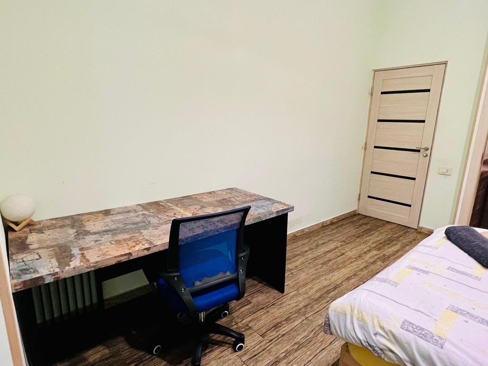 City Center Spacious 3 Bedroom+ 2.5 Bathrooms , Stunning View + Open Balcony For Families and Groups