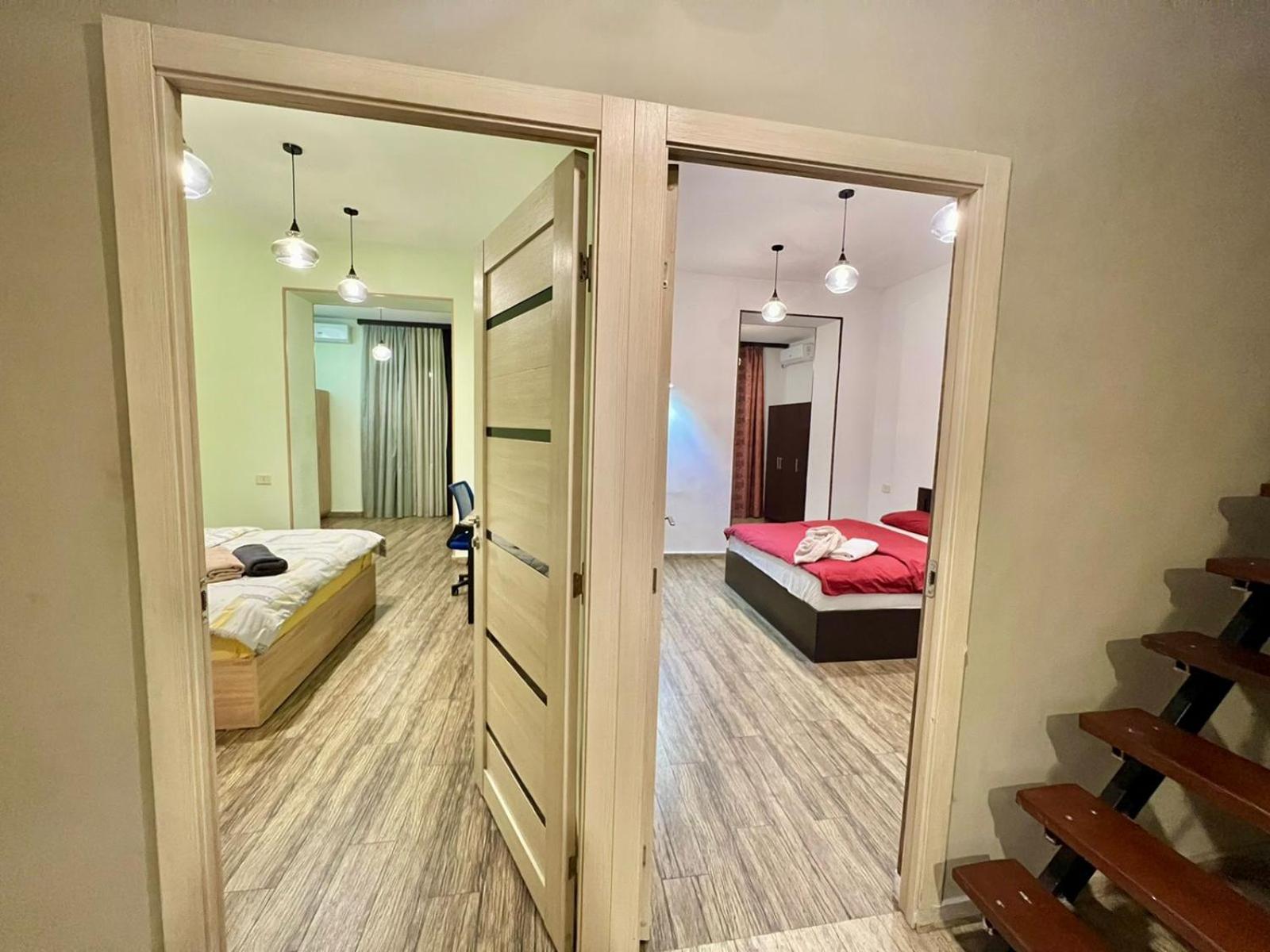 City Center Spacious 3 Bedroom+ 2.5 Bathrooms , Stunning View + Open Balcony For Families and Groups