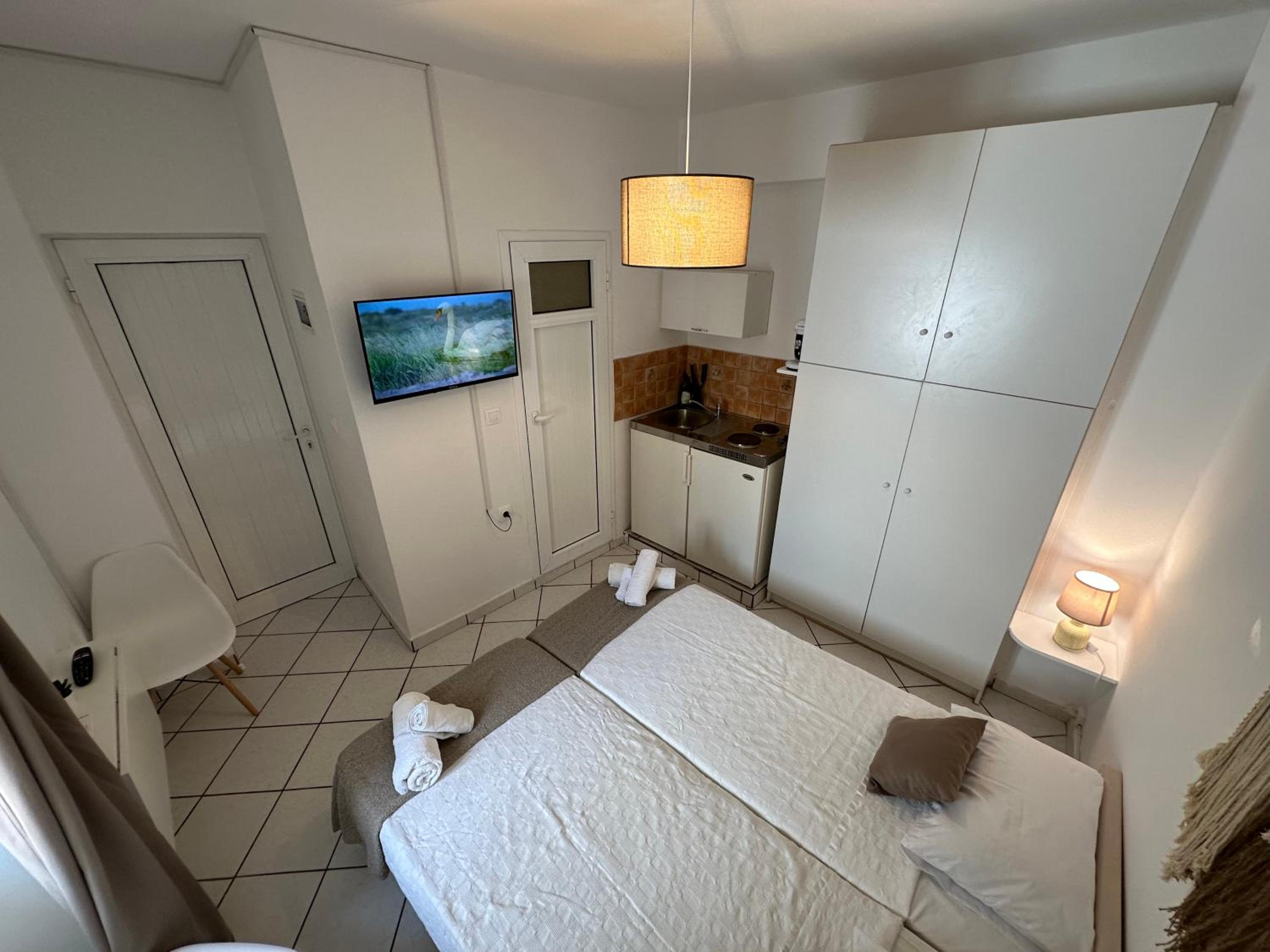 Valente Rooms Kythira