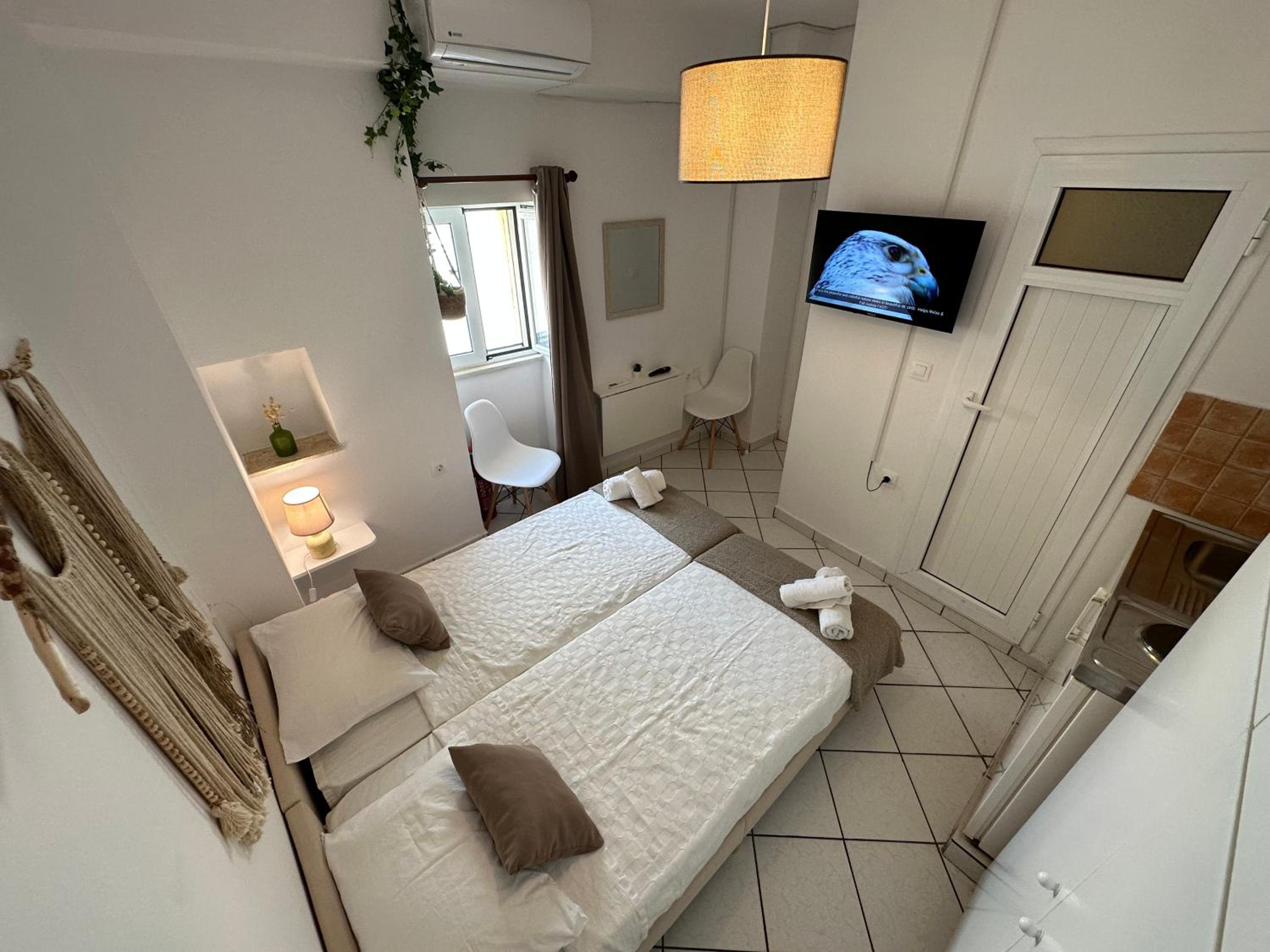Valente Rooms Kythira