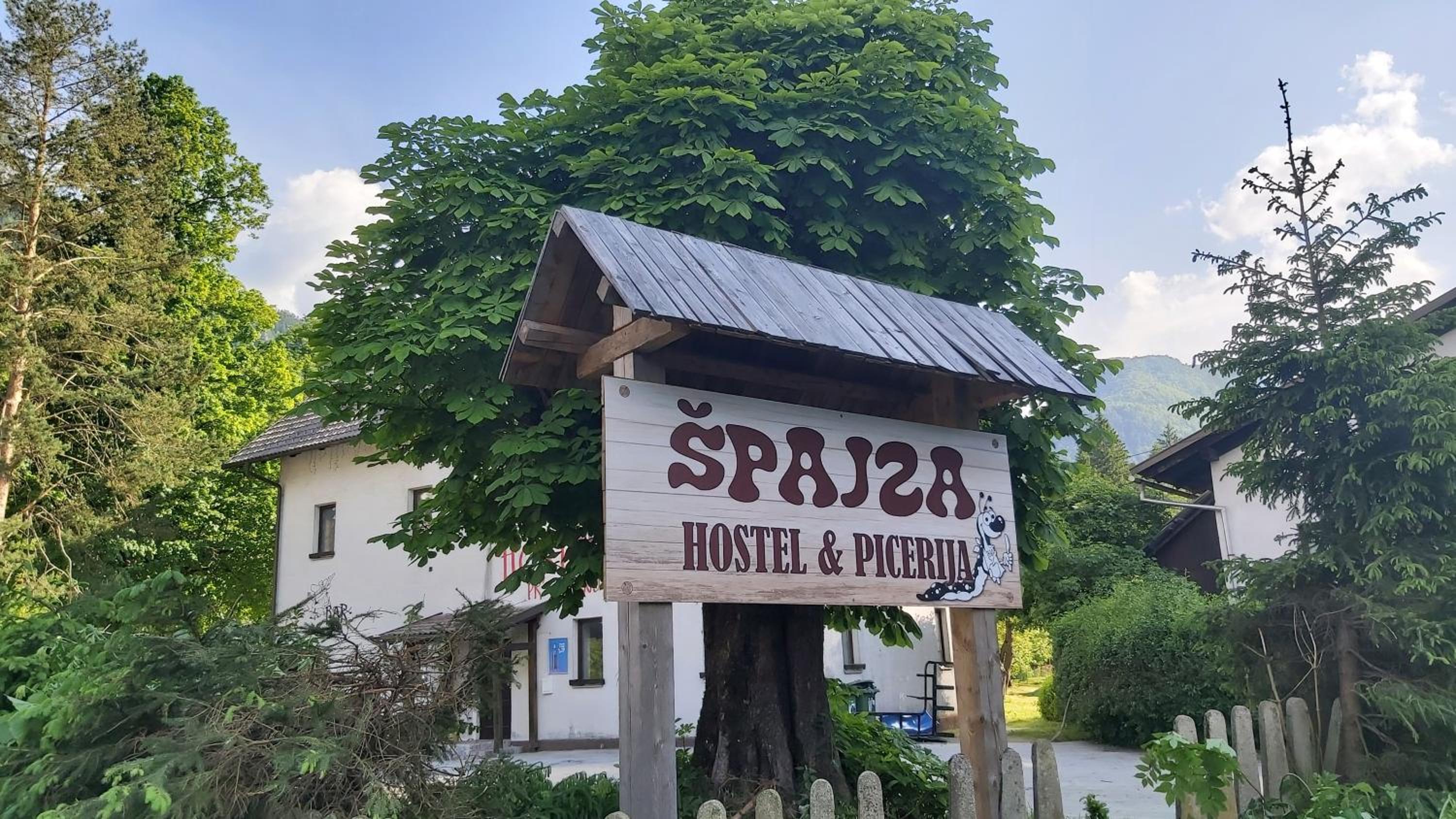 Hostel in picerija Špajza view 2