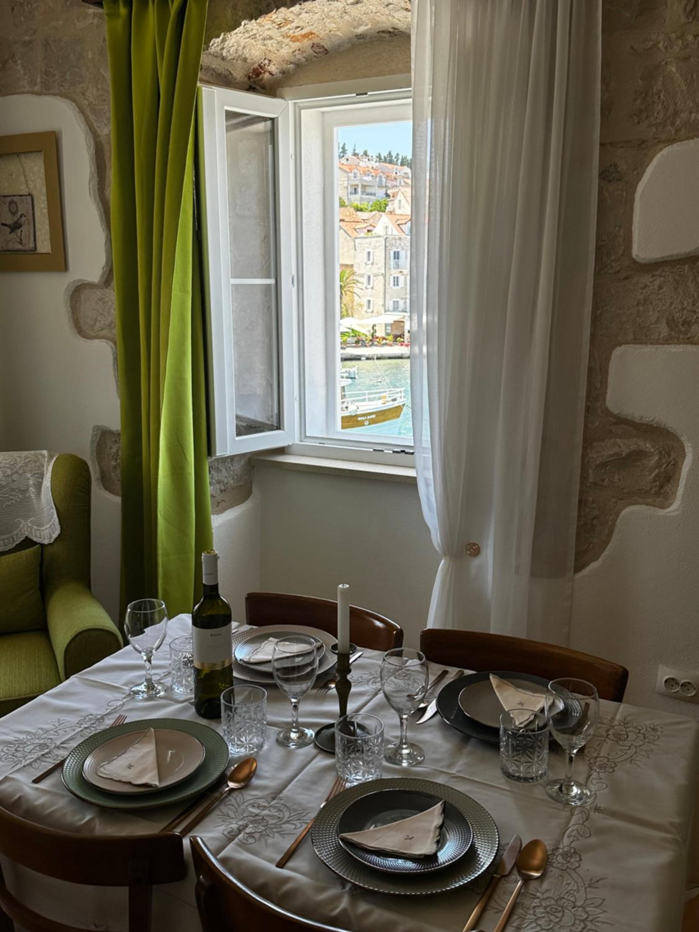 Castel Nonna Franka view 2