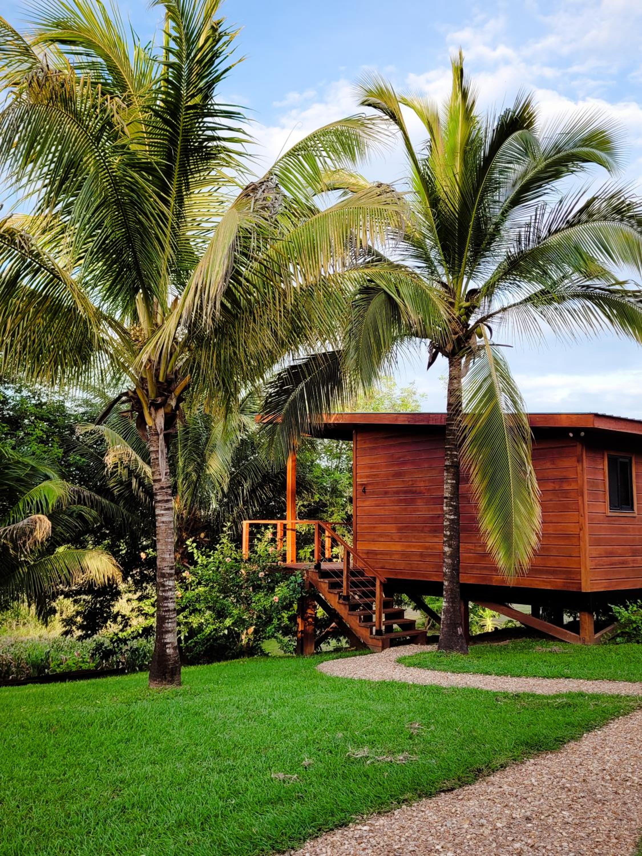 Yumas Riverfront Lodge
