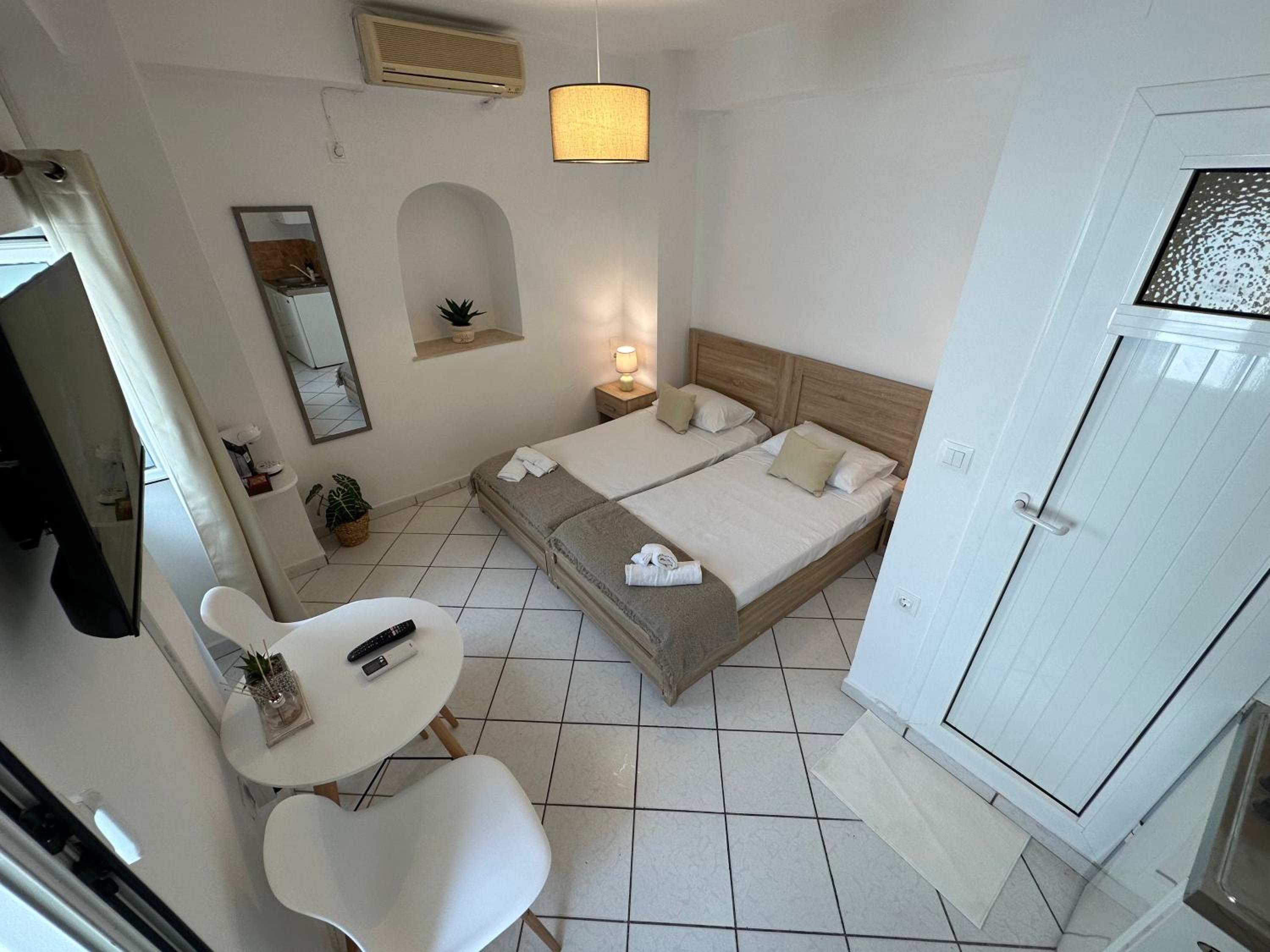 Valente Rooms Kythira