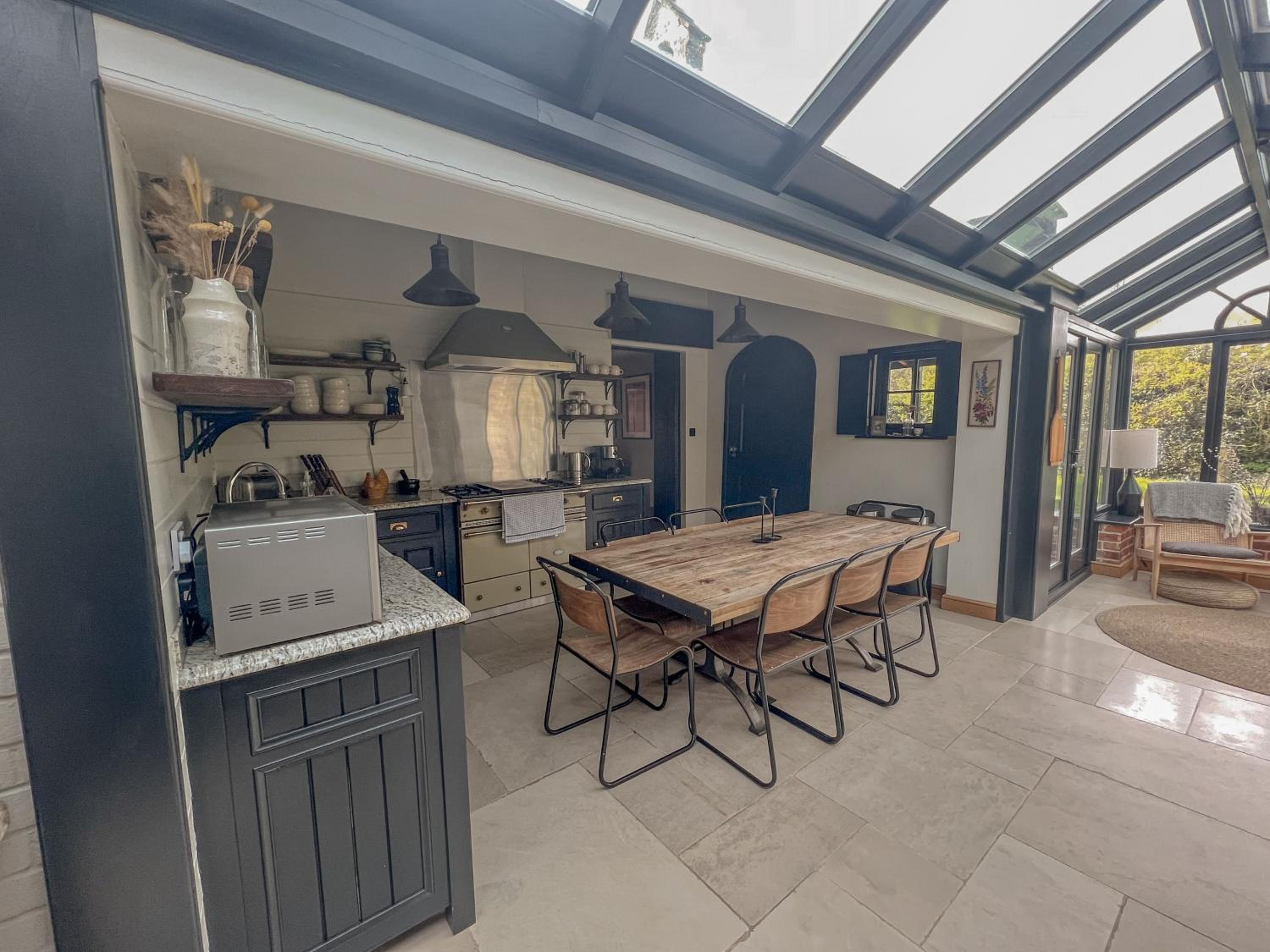 Outstanding secluded 4 bed House in rural Norfolk view 4