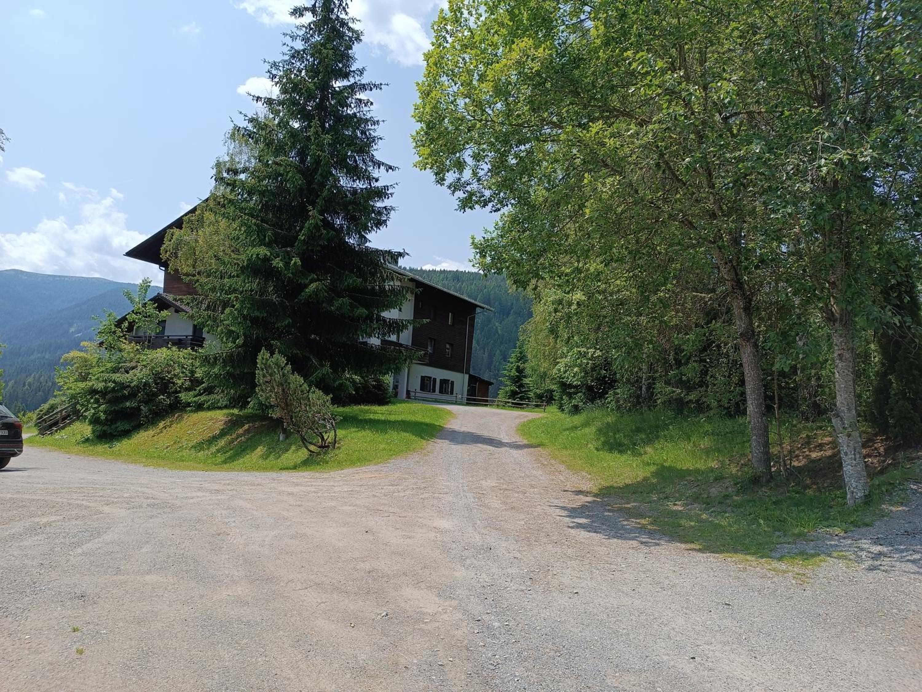 Bergkristall Ruhe und Aussicht auf 1100m